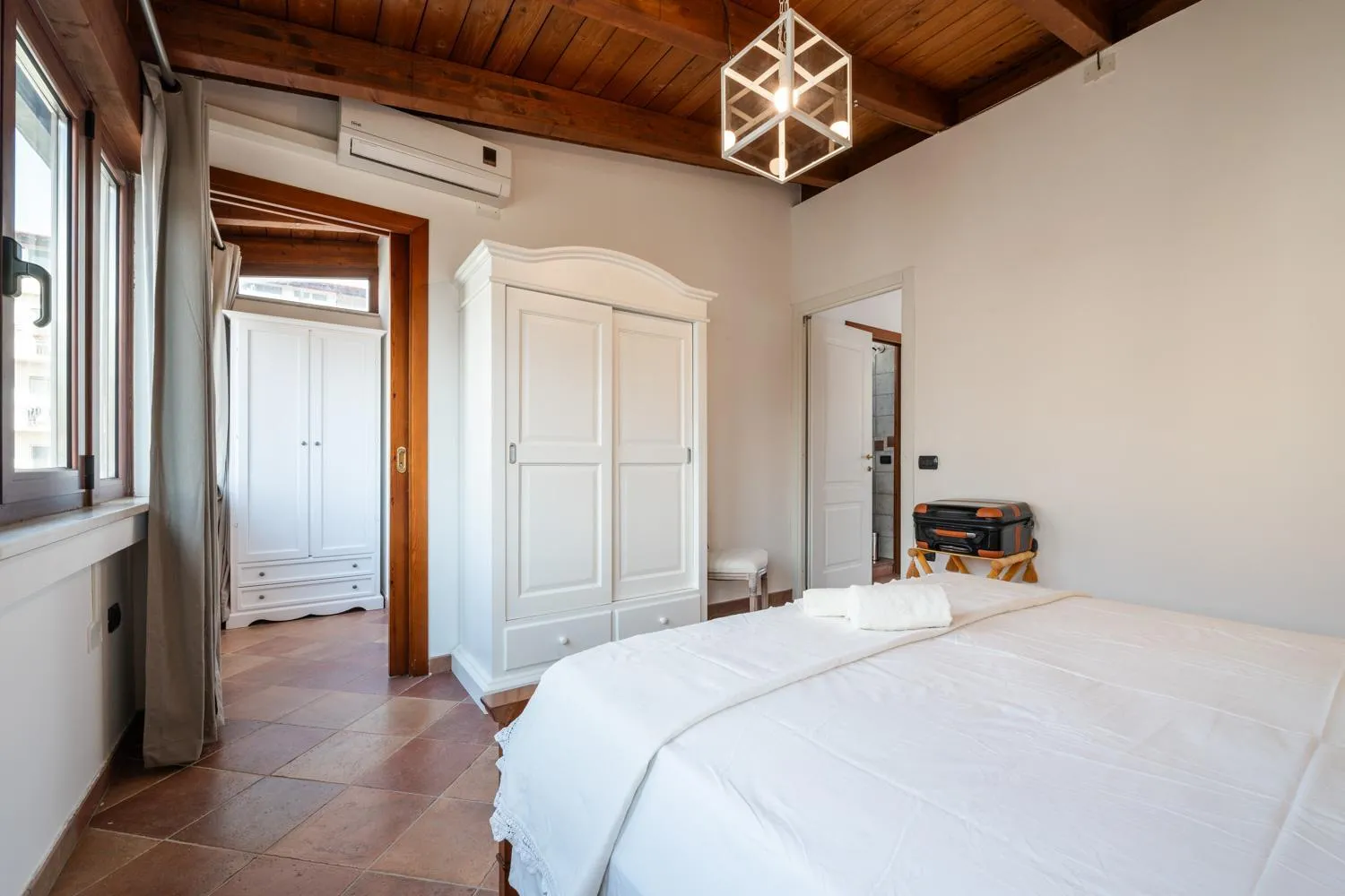 Photo of the whole room, Bed in Greta House San Benedetto