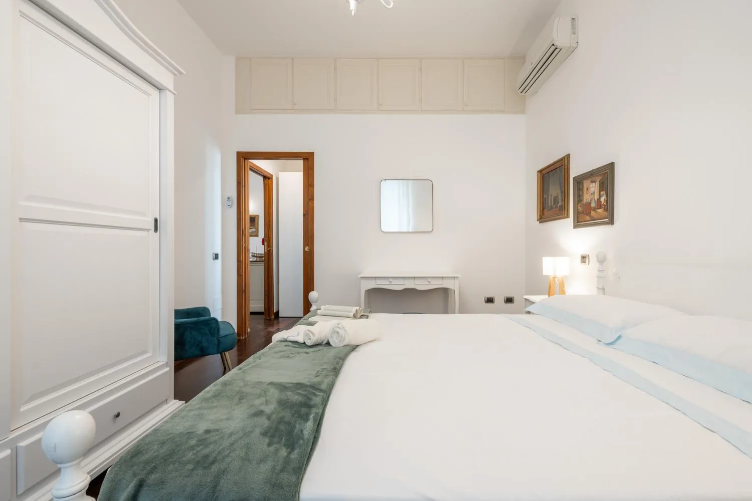 Bedroom, Bed in Greta House San Benedetto