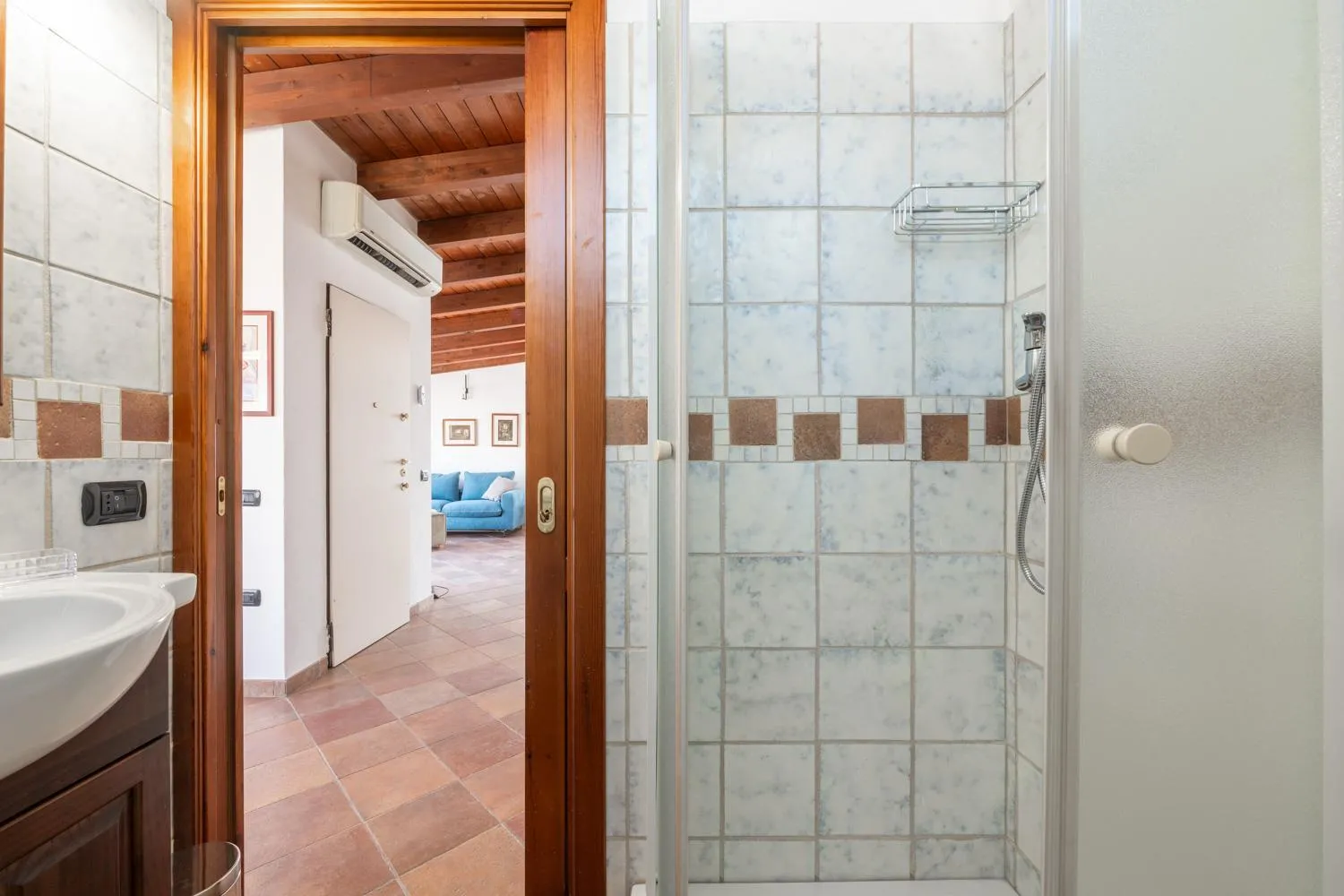 Shower in Greta House San Benedetto