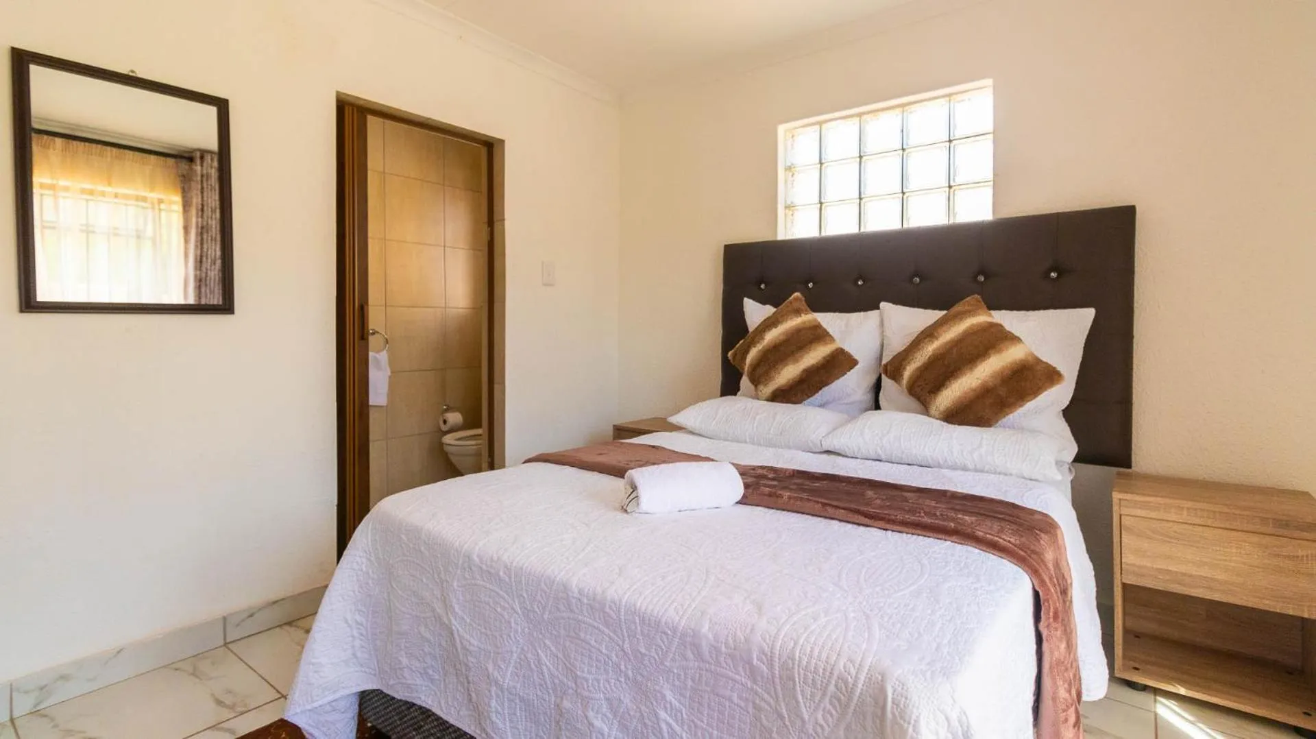 Bed in Meredale Lodge