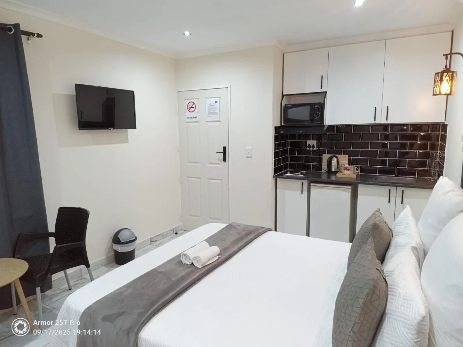 Bed in Meredale Lodge