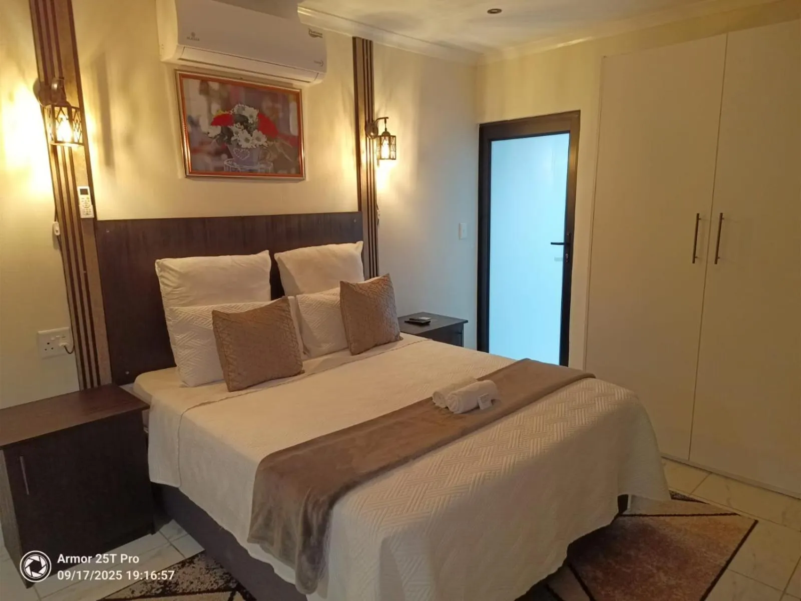 Bed in Meredale Lodge