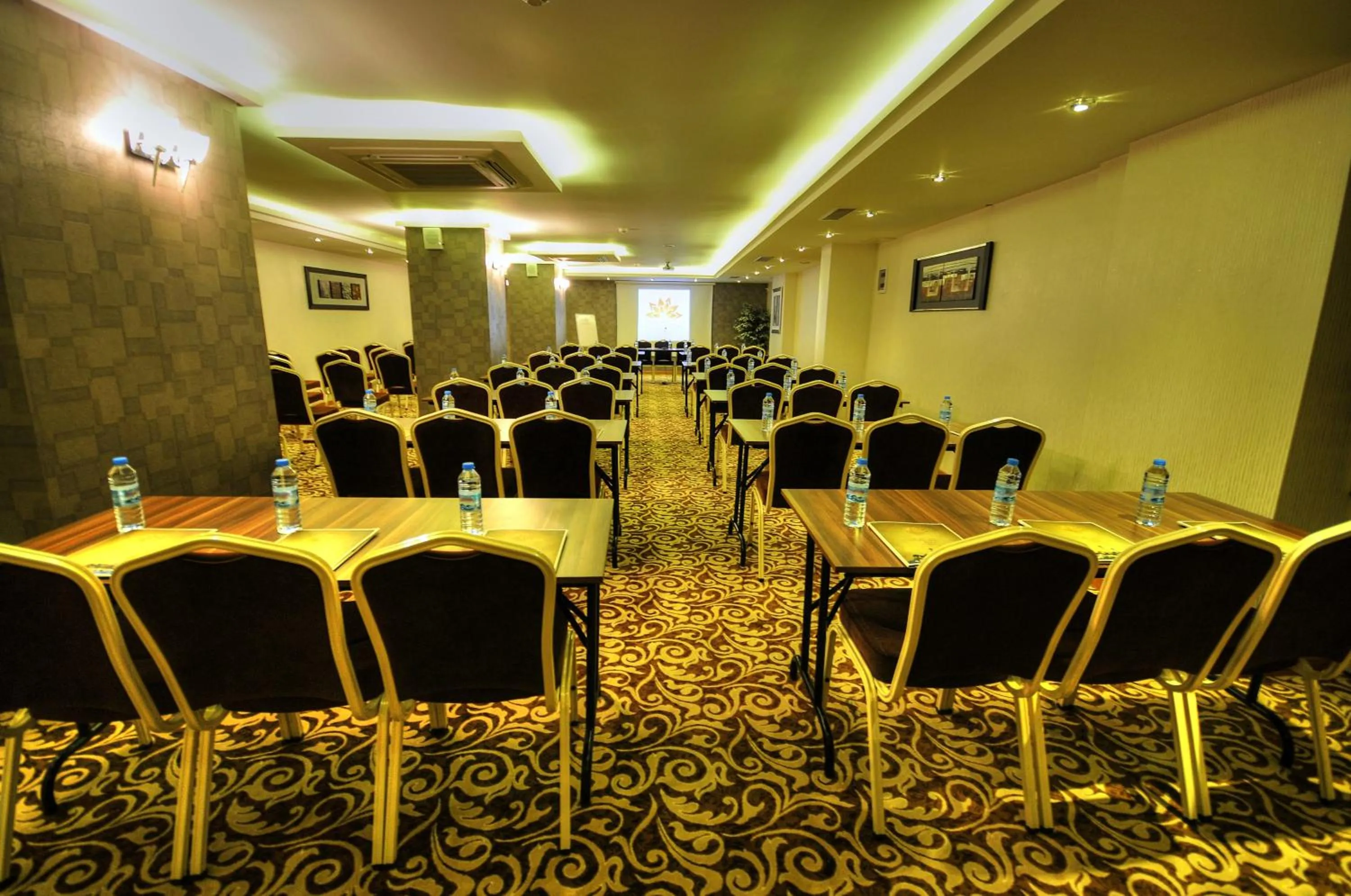 Meeting/conference room in Golden Deluxe Hotel