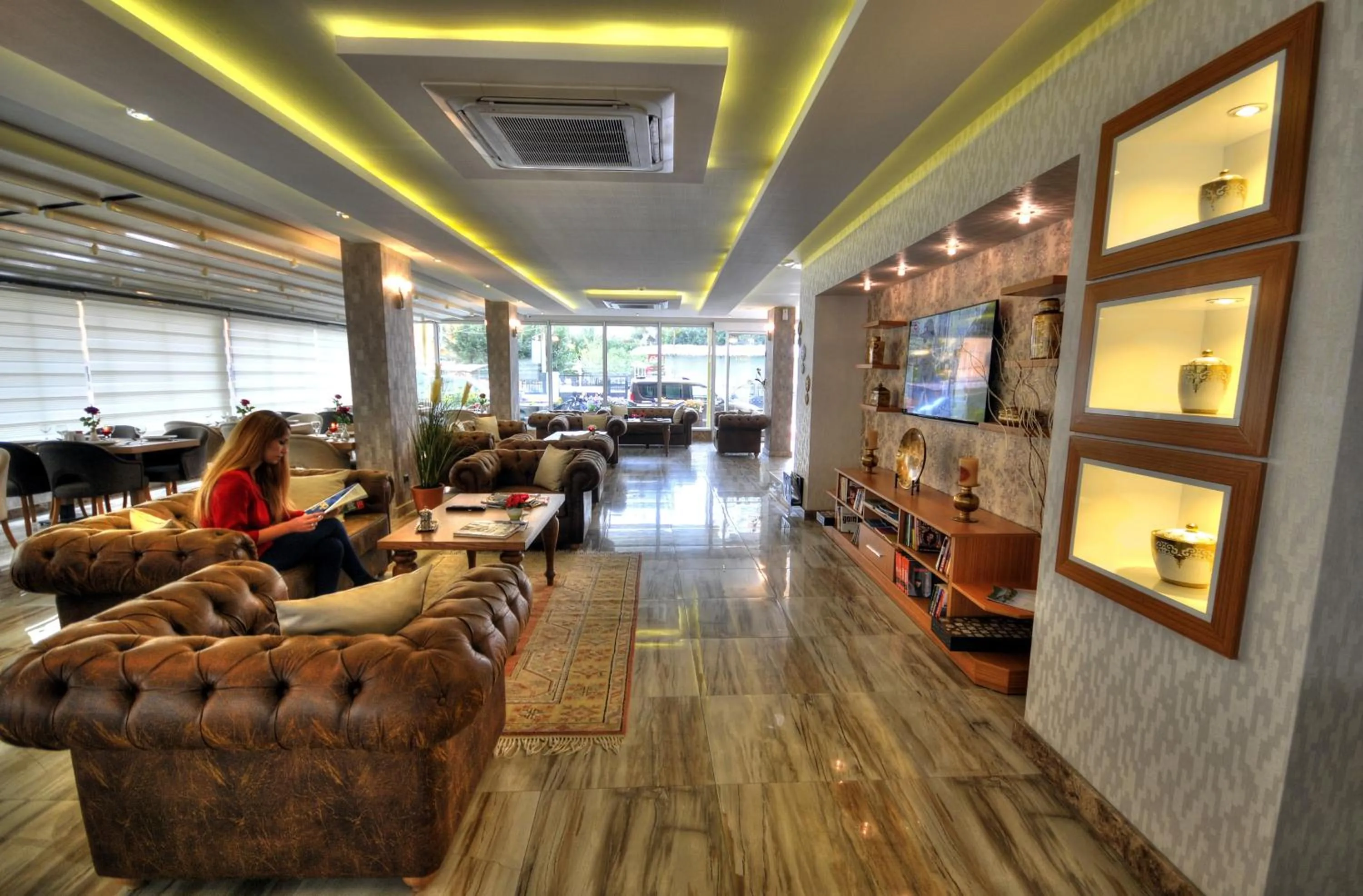 Lobby or reception in Golden Deluxe Hotel