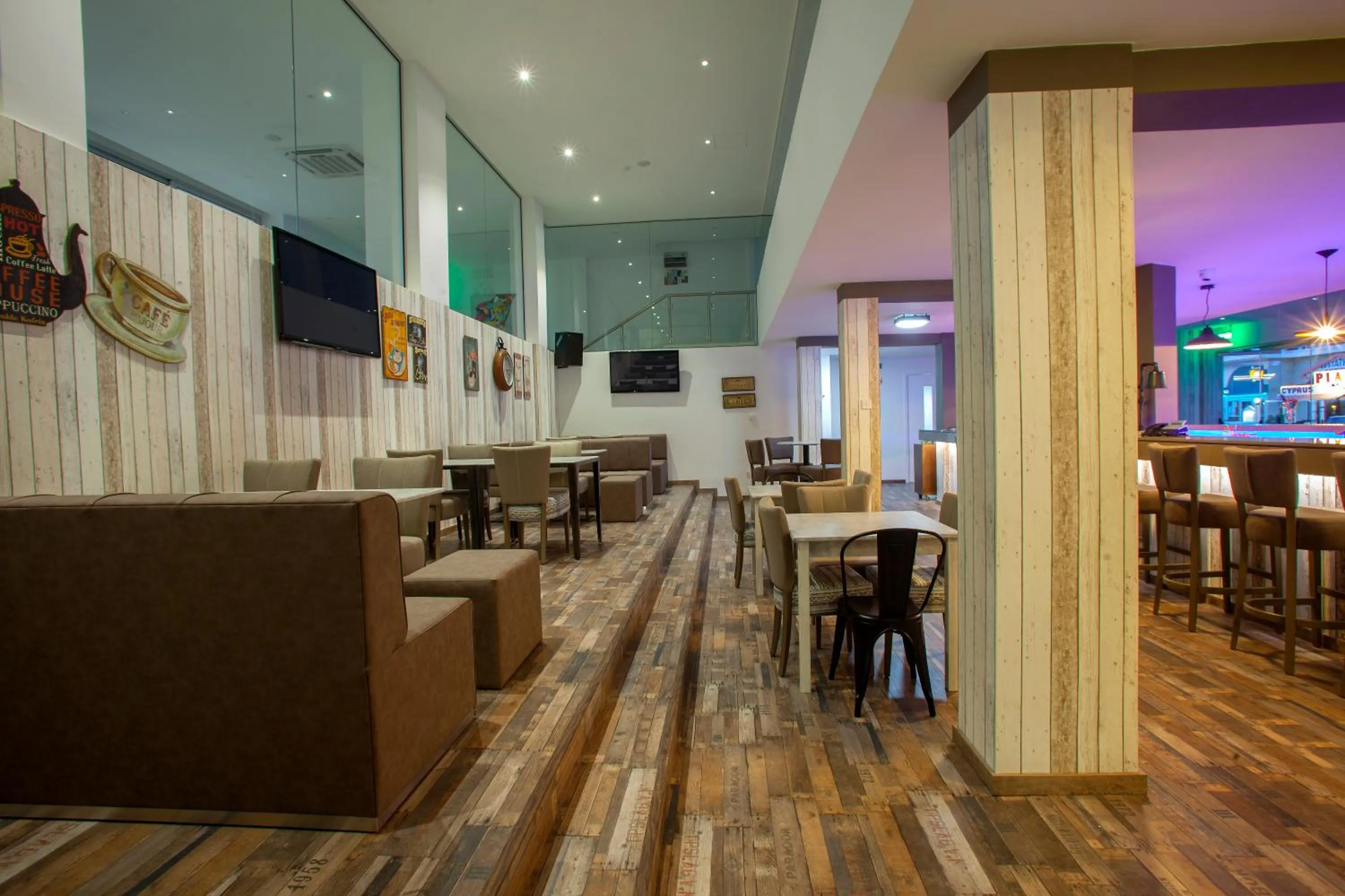 Restaurant/places to eat in Princessa Vera Hotel Apartments
