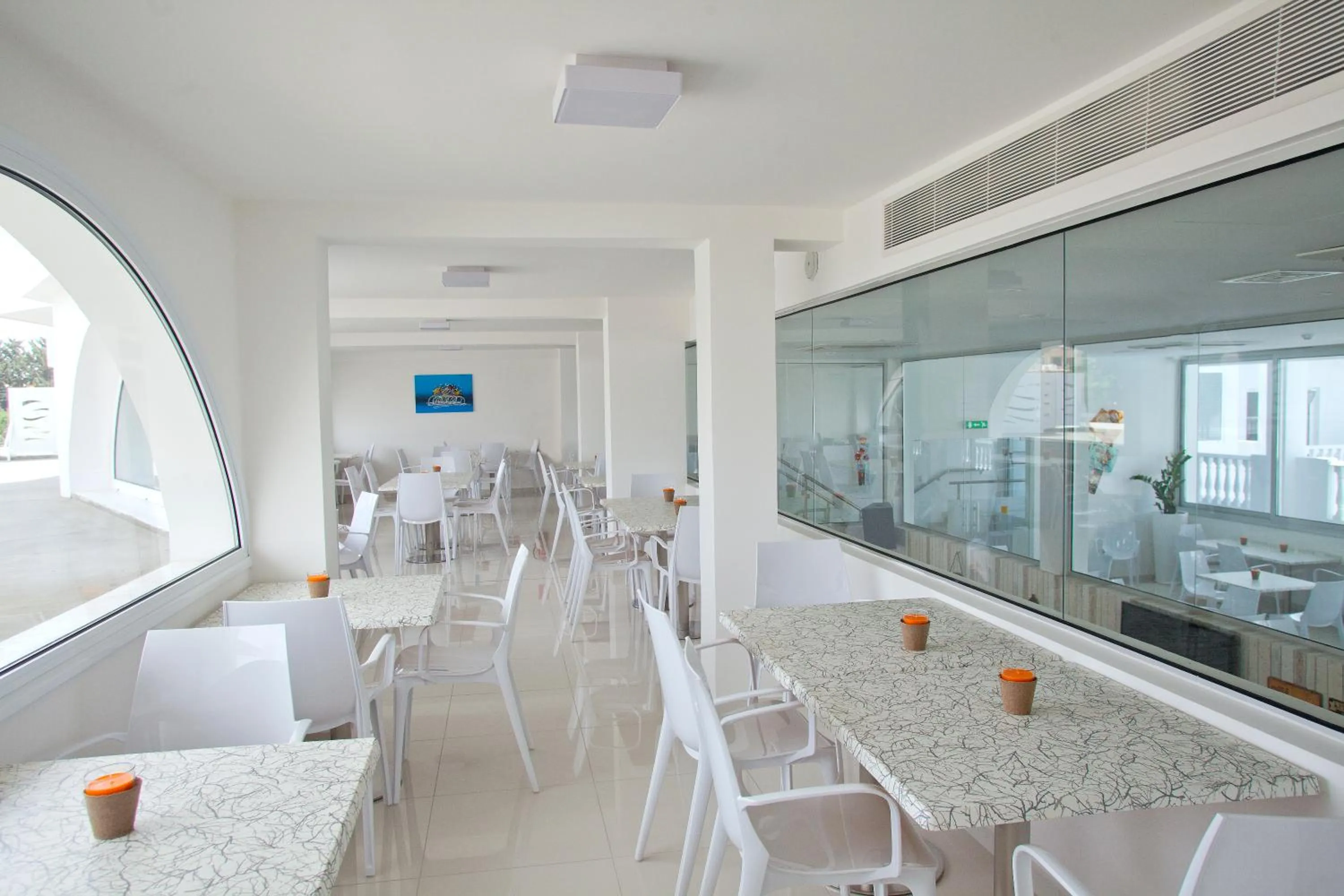 Restaurant/places to eat in Princessa Vera Hotel Apartments