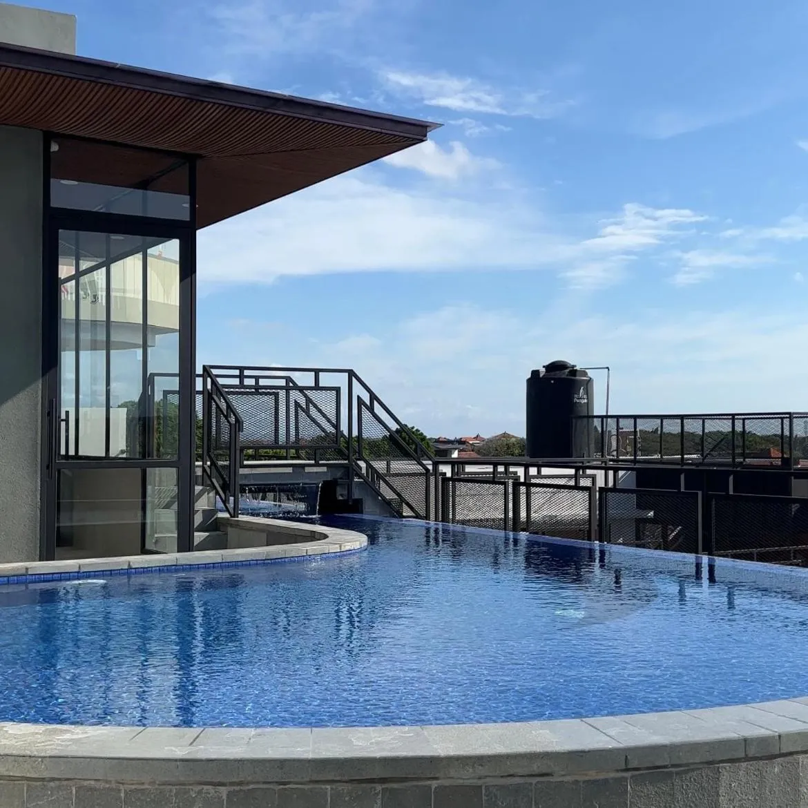 Swimming pool in Fouralivin