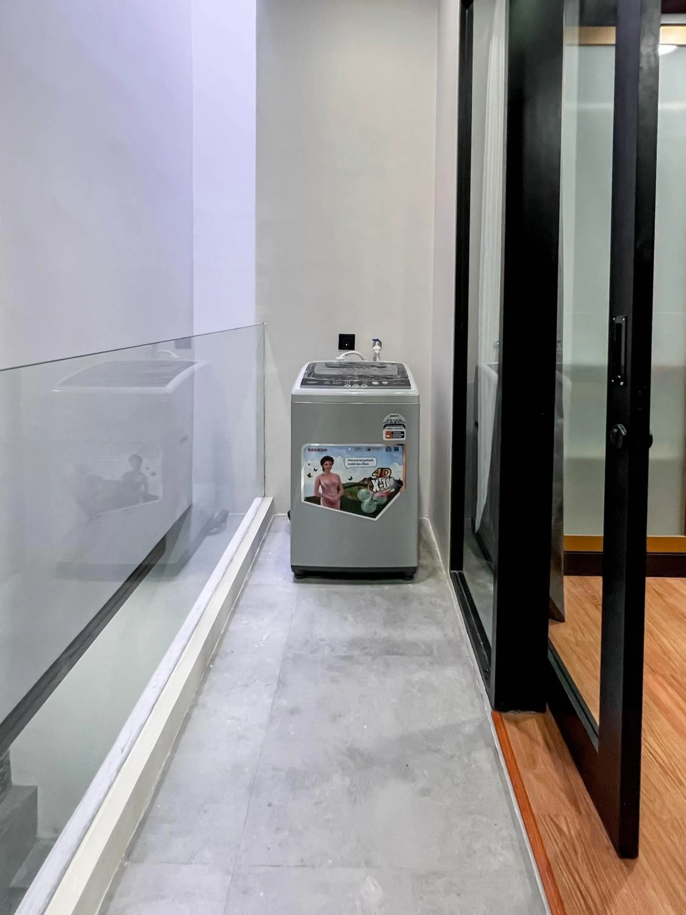 room service in Fouralivin