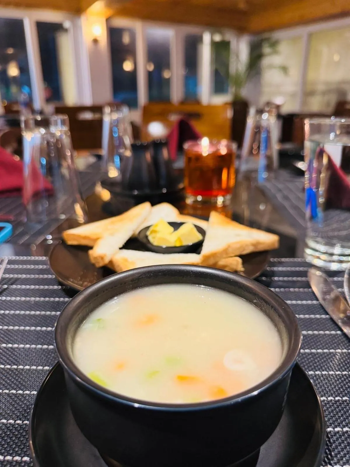 Food and drinks in Queens Lake Cabin