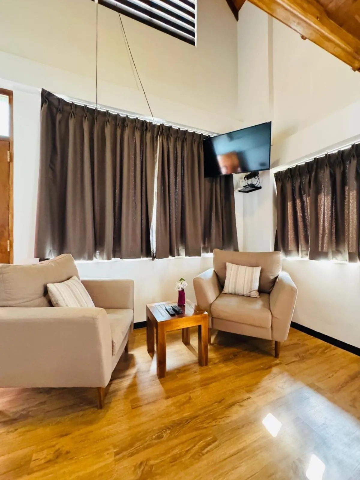 TV and multimedia in Queens Lake Cabin