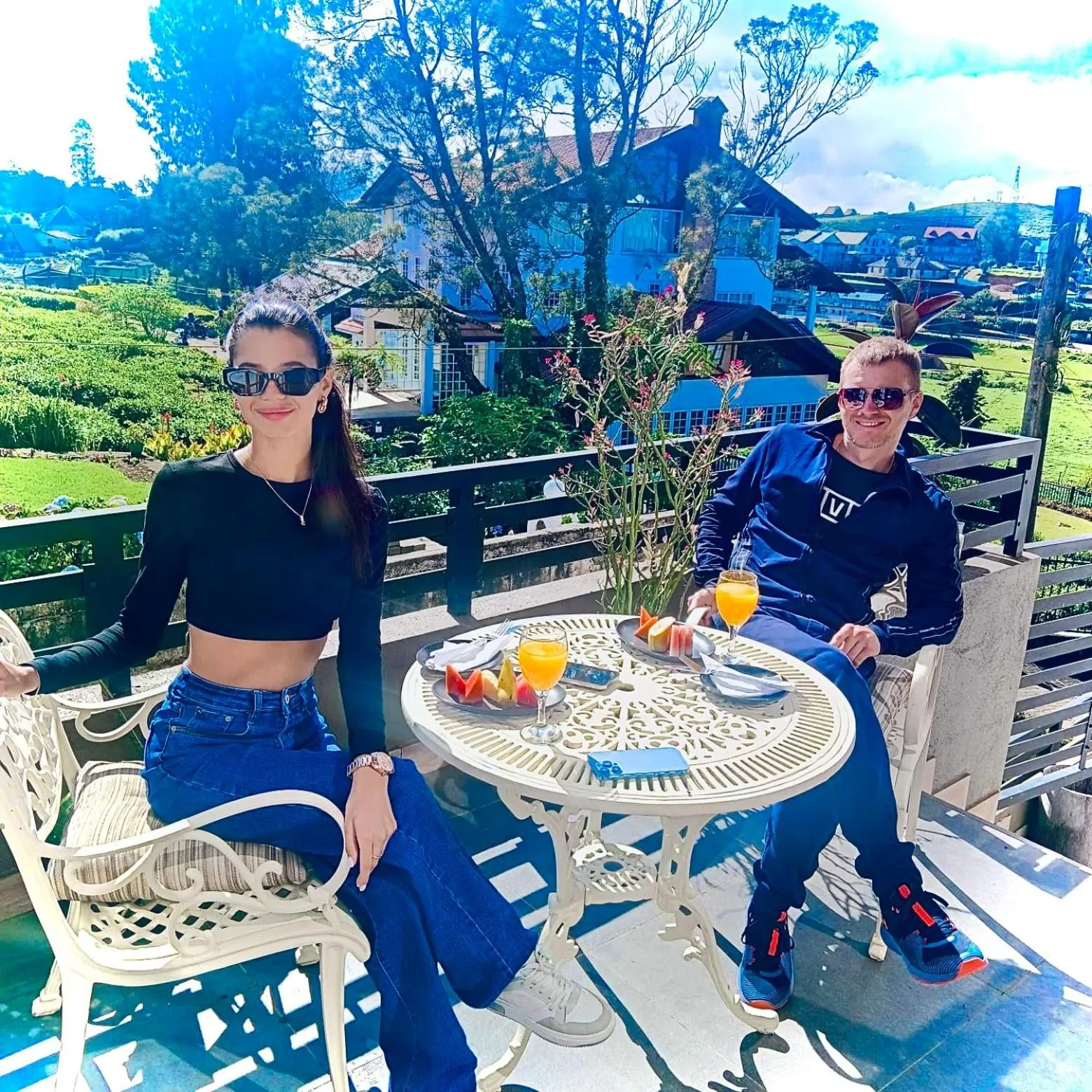 Day in Queens Lake Cabin