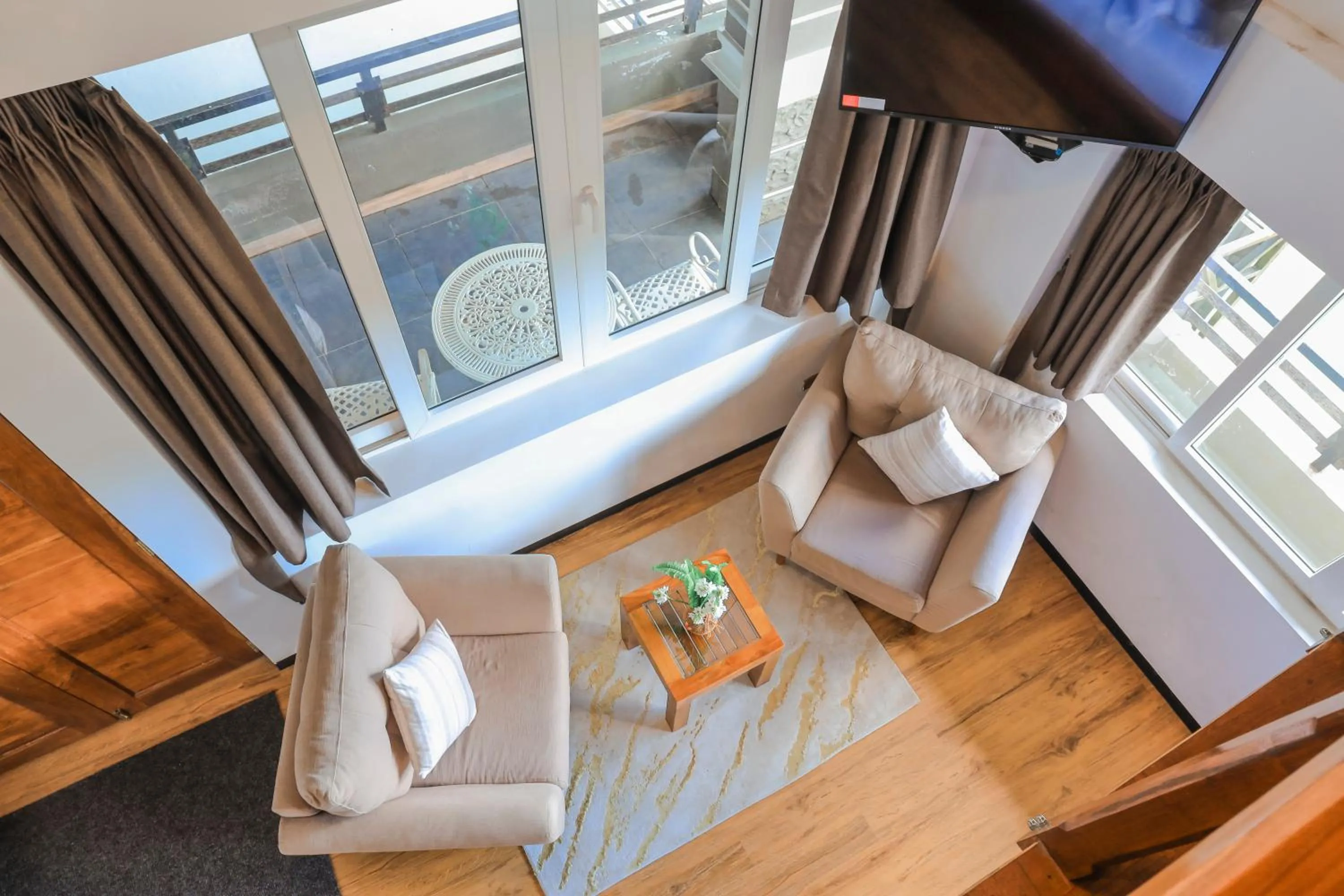 Living room in Queens Lake Cabin