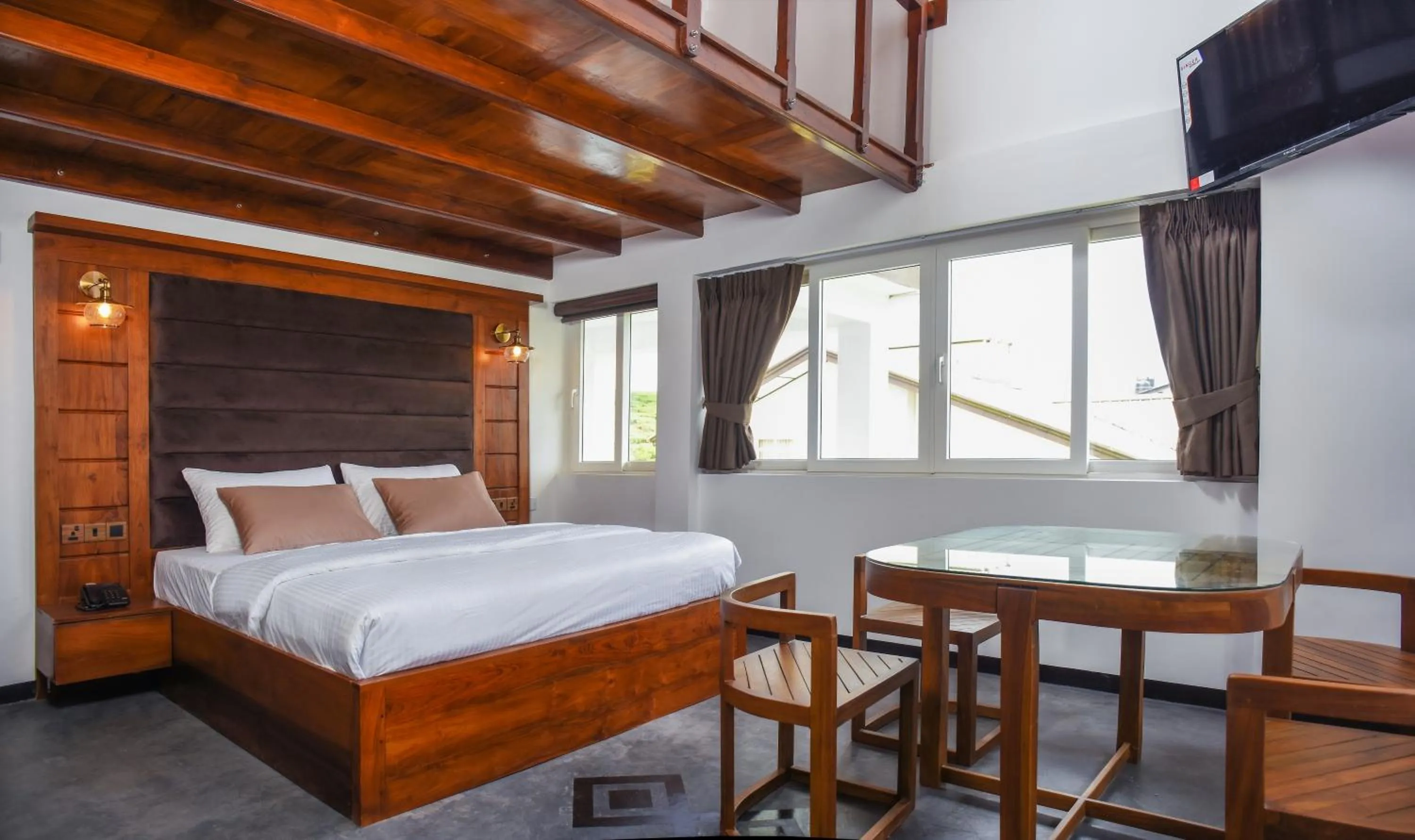 Bed in Queens Lake Cabin