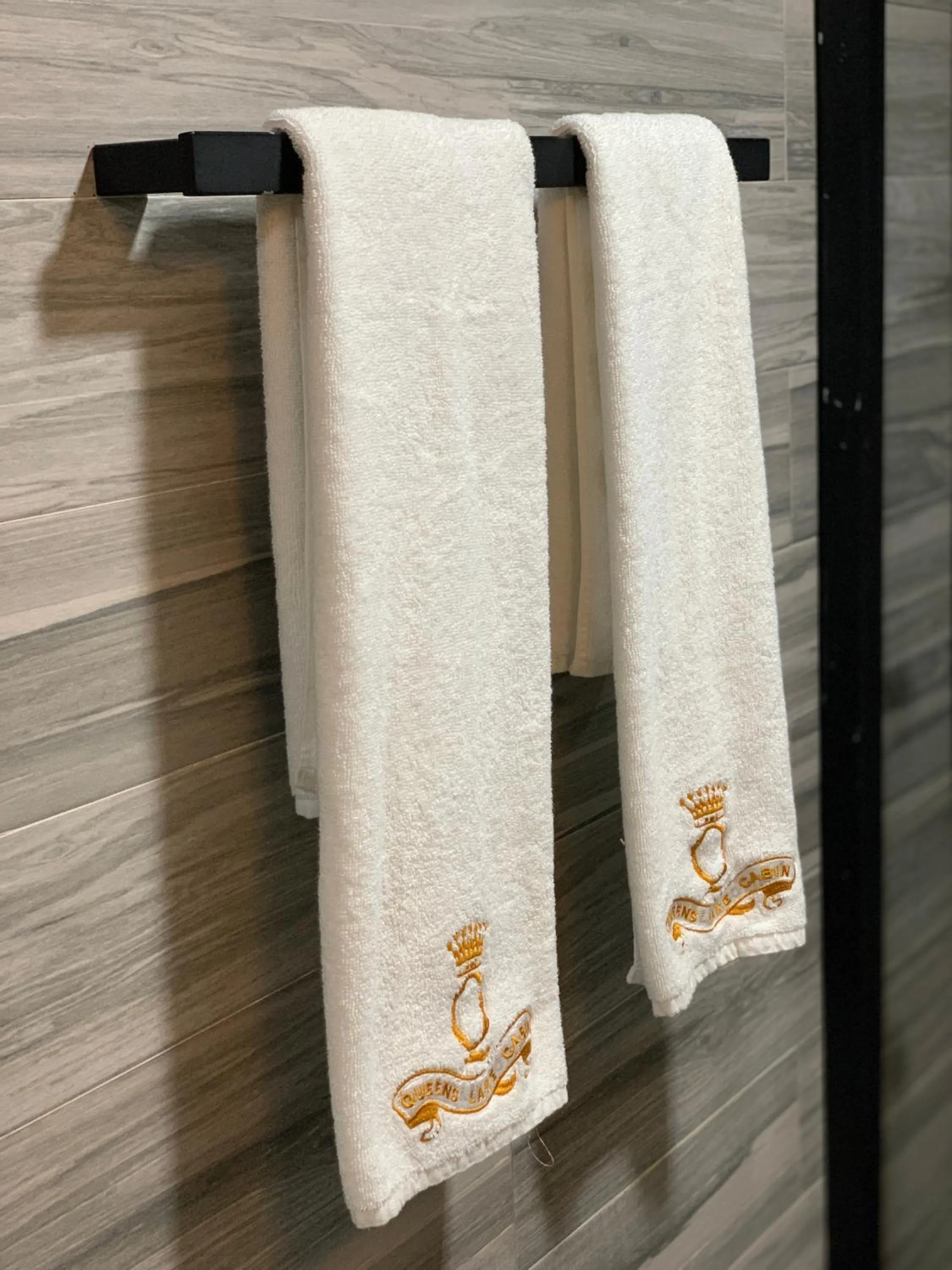 towels in Queens Lake Cabin