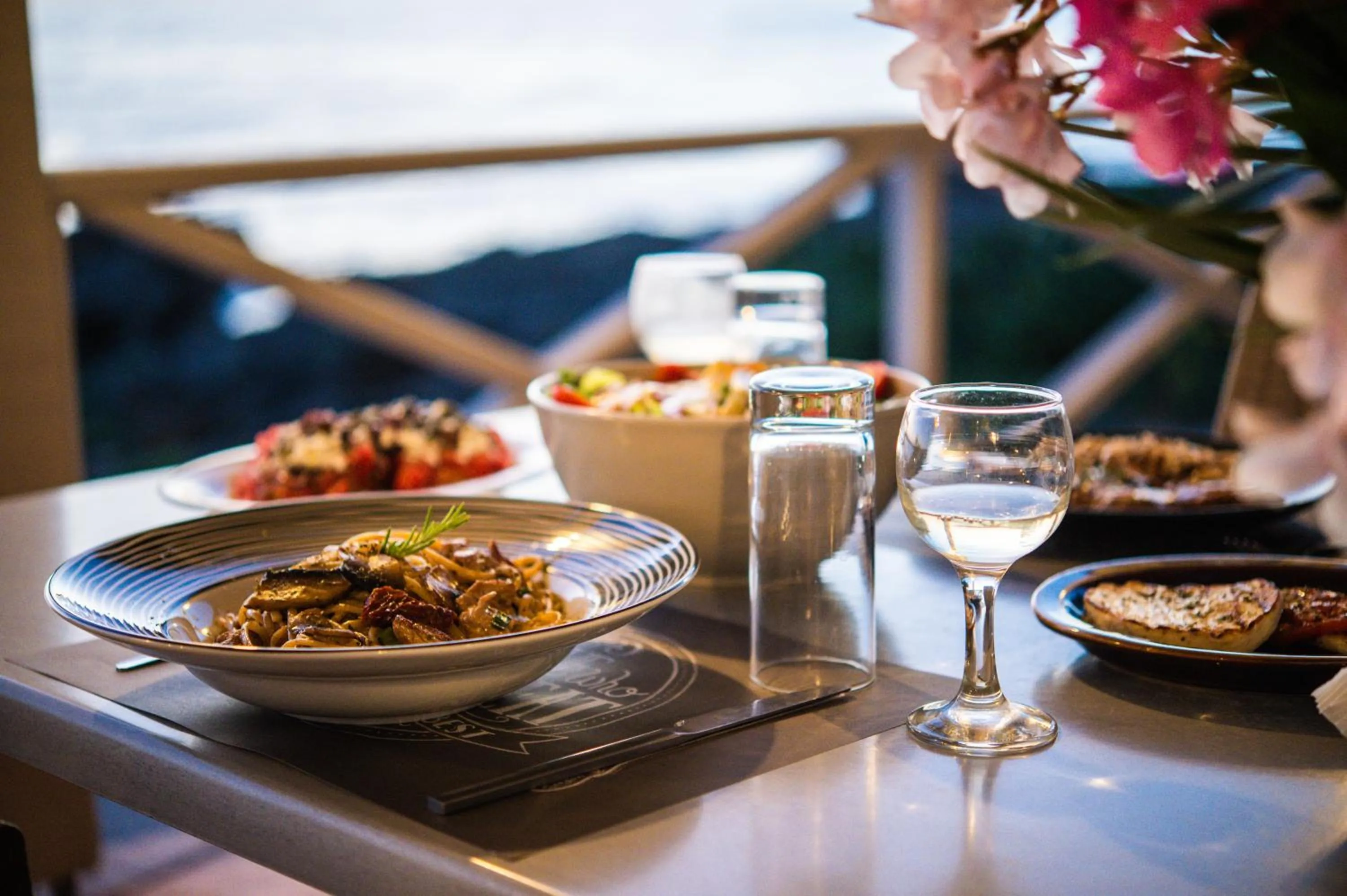 Food and drinks in Mesogeios Hotel