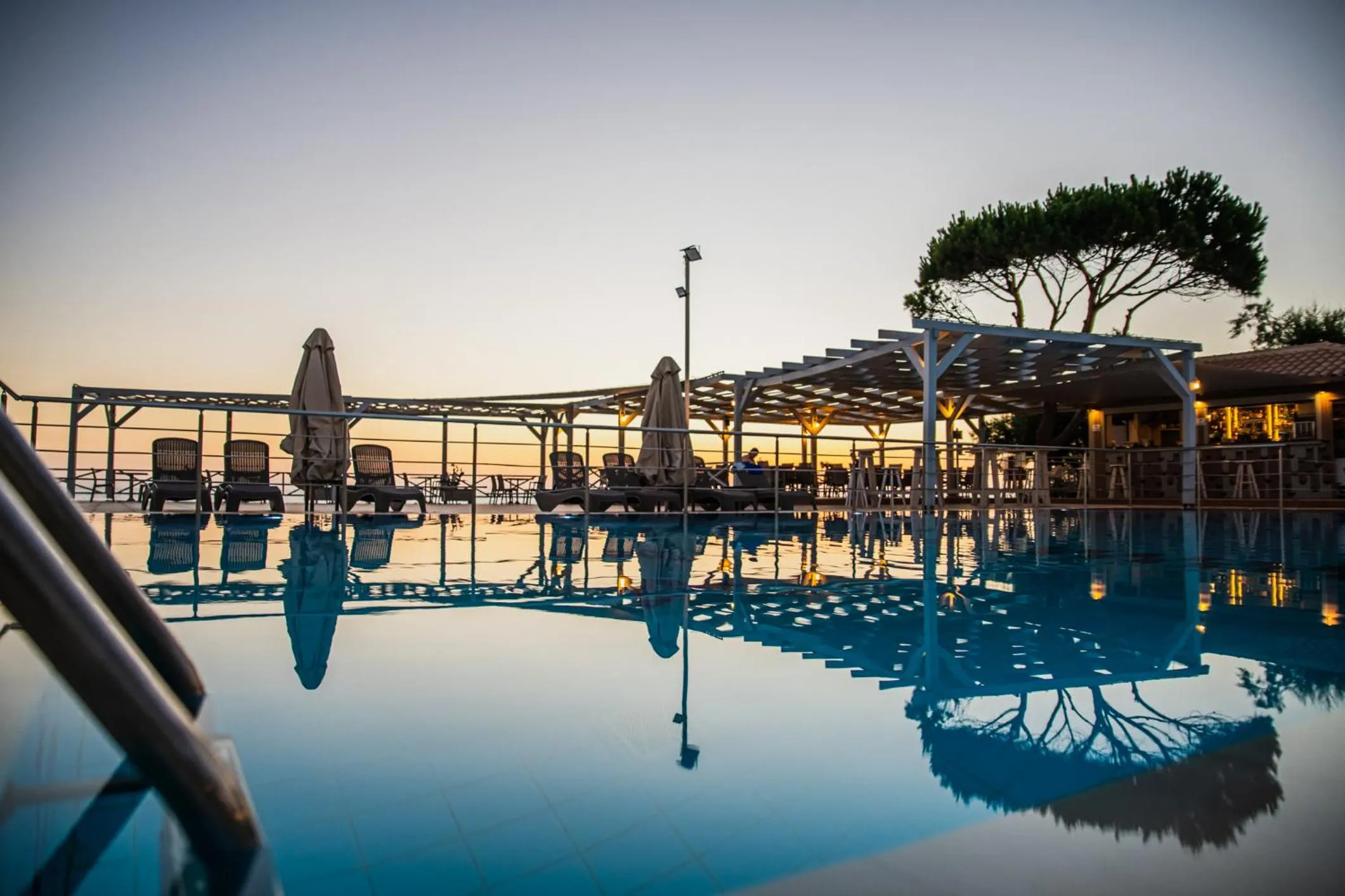 Restaurant/places to eat in Mesogeios Hotel