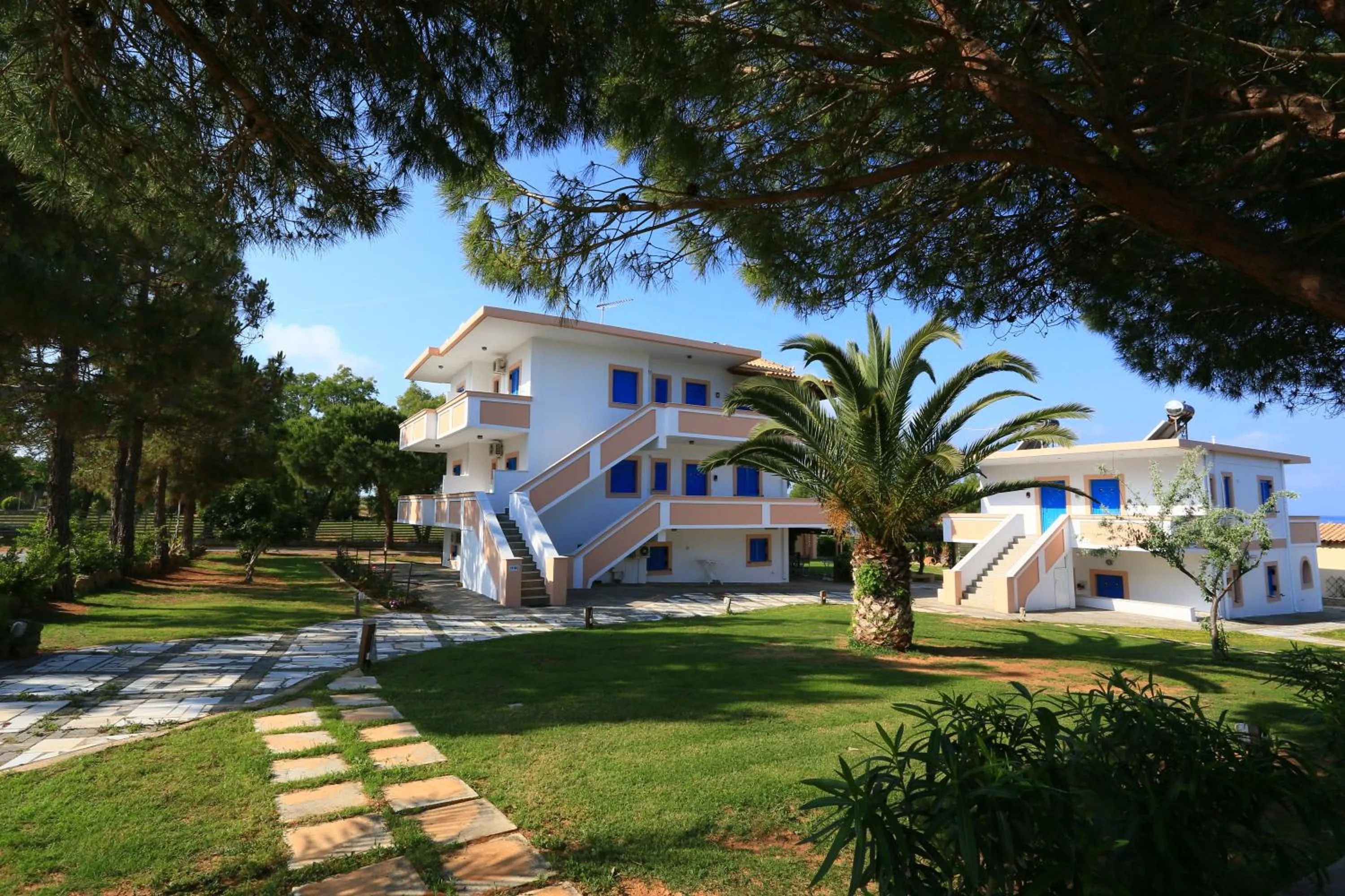 Facade/entrance in Mesogeios Hotel