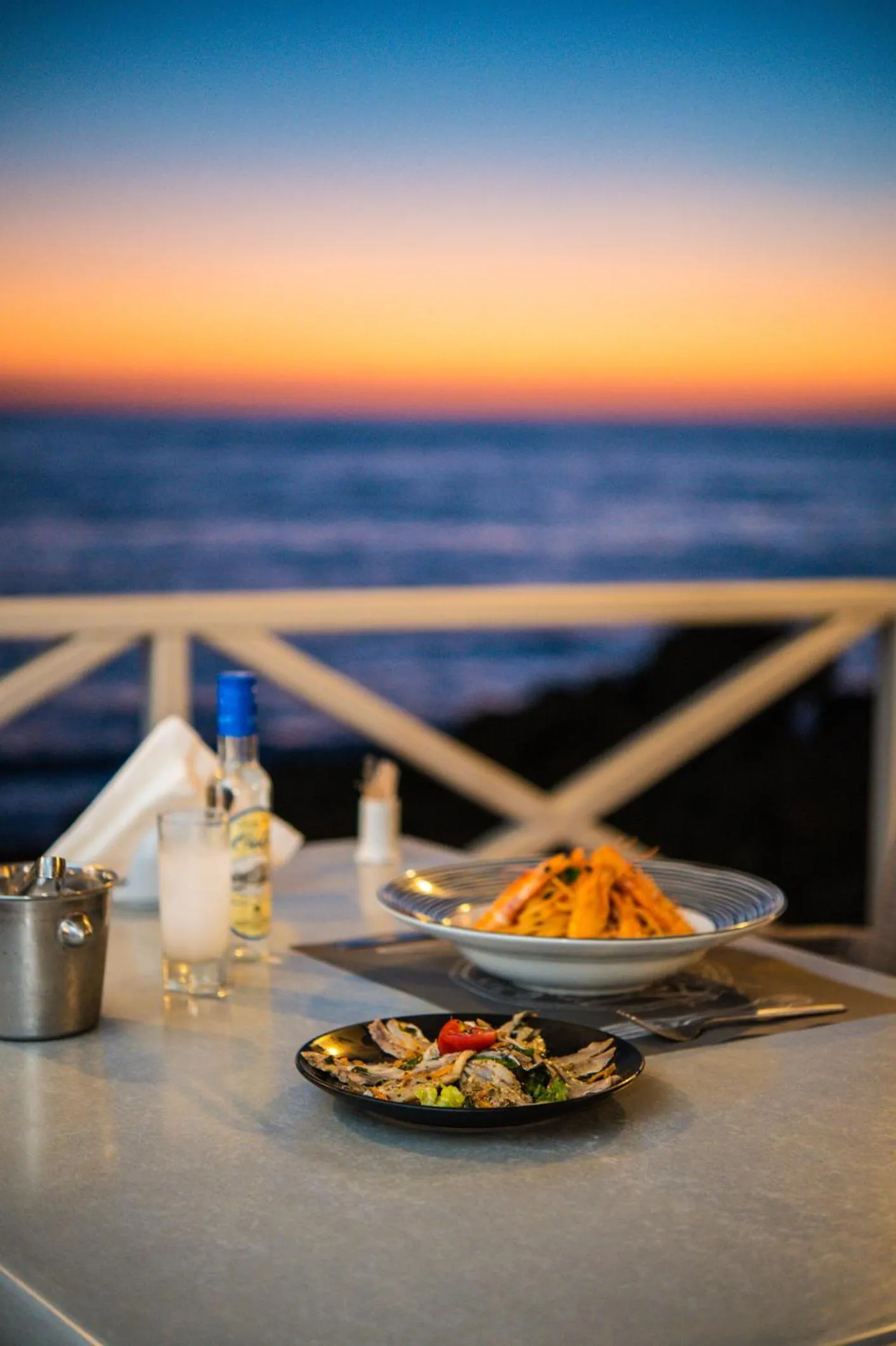 Restaurant/places to eat in Mesogeios Hotel