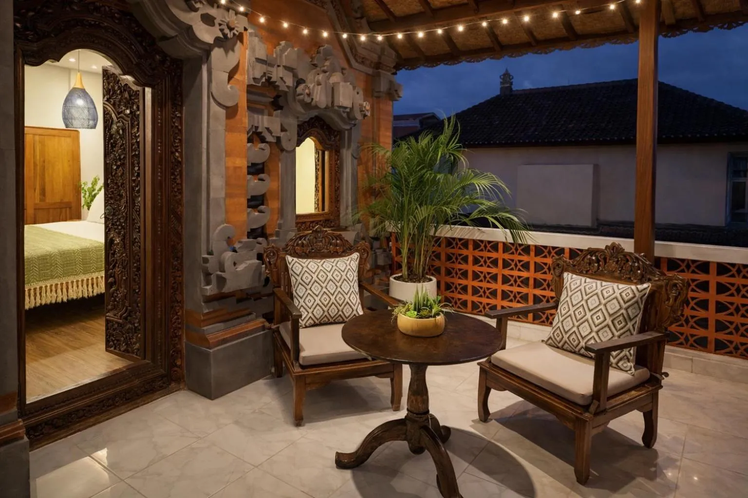 Inyoni Toucan Villa - 3BR Private Center Seminyak
