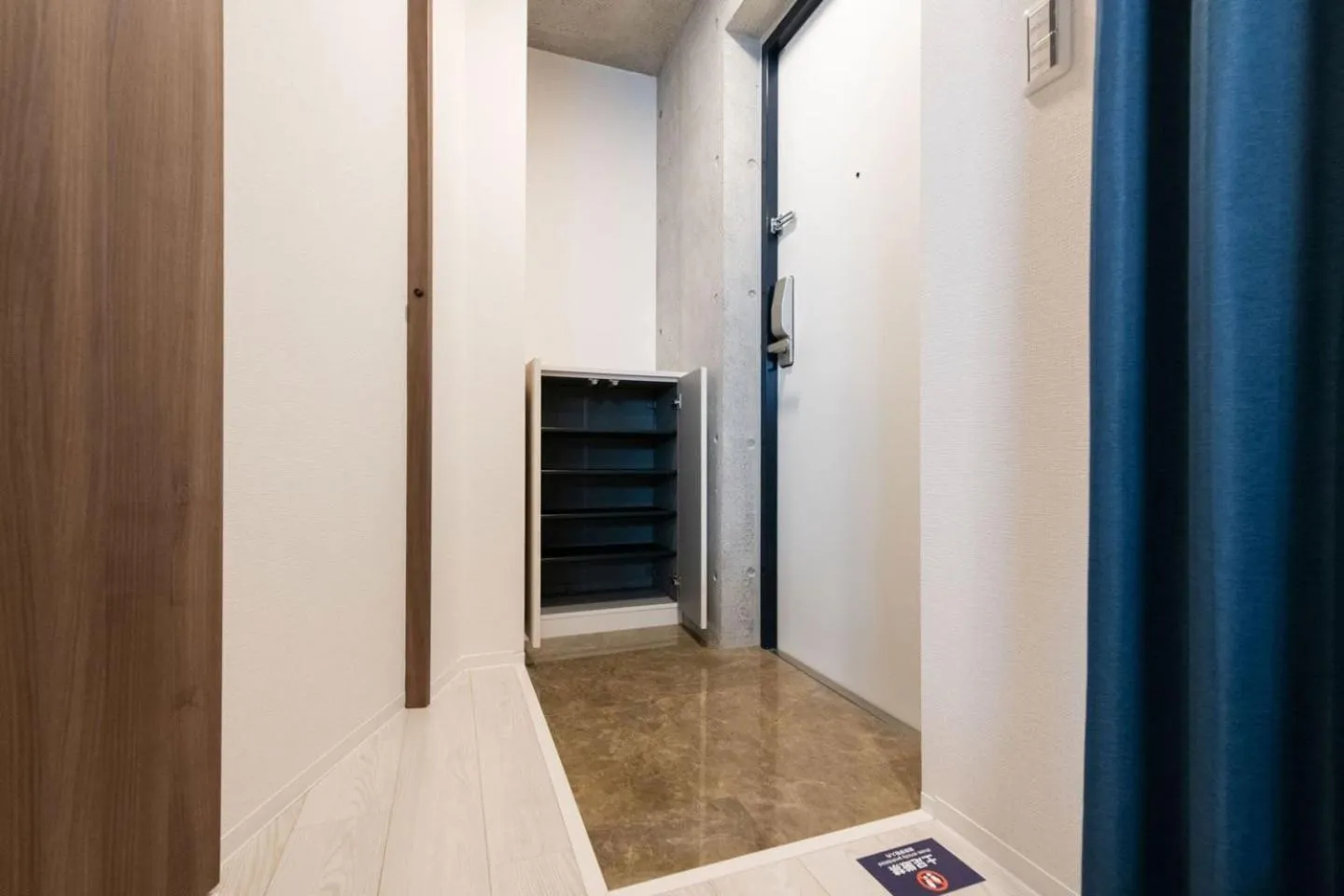 wardrobe in Ferio Kamata II