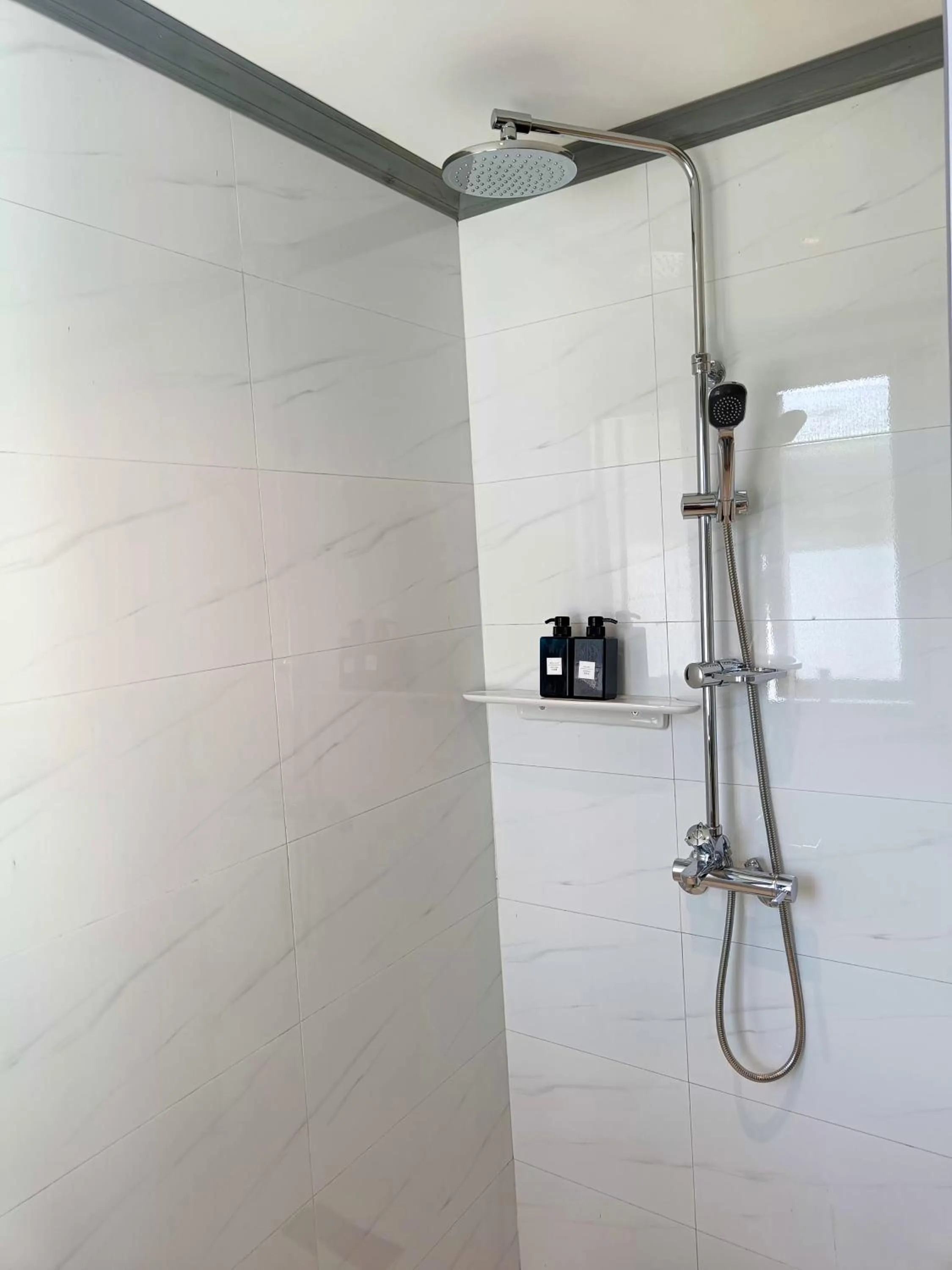 Shower in LuangPrabang Pearl Hotel