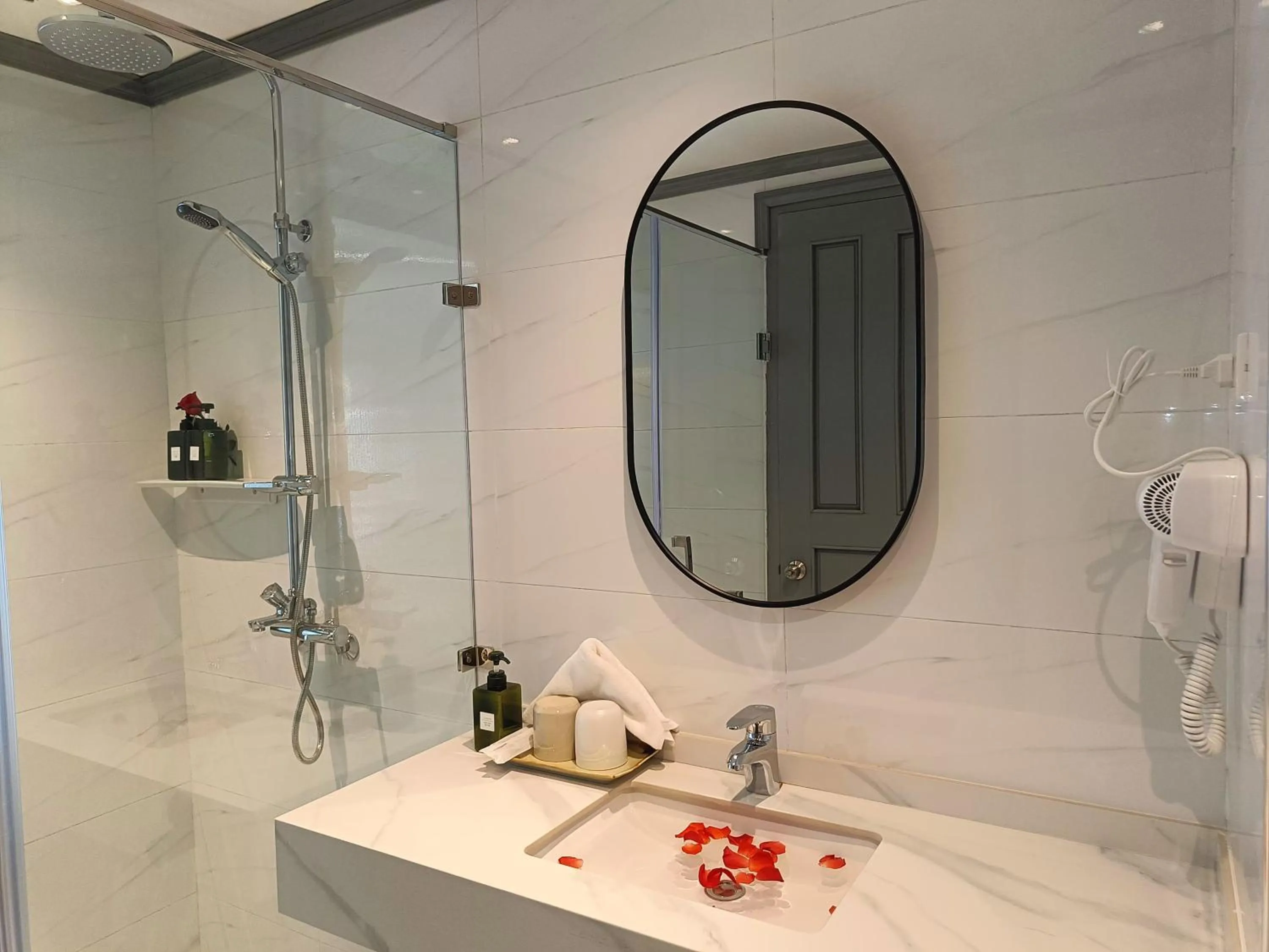 Bathroom in LuangPrabang Pearl Hotel