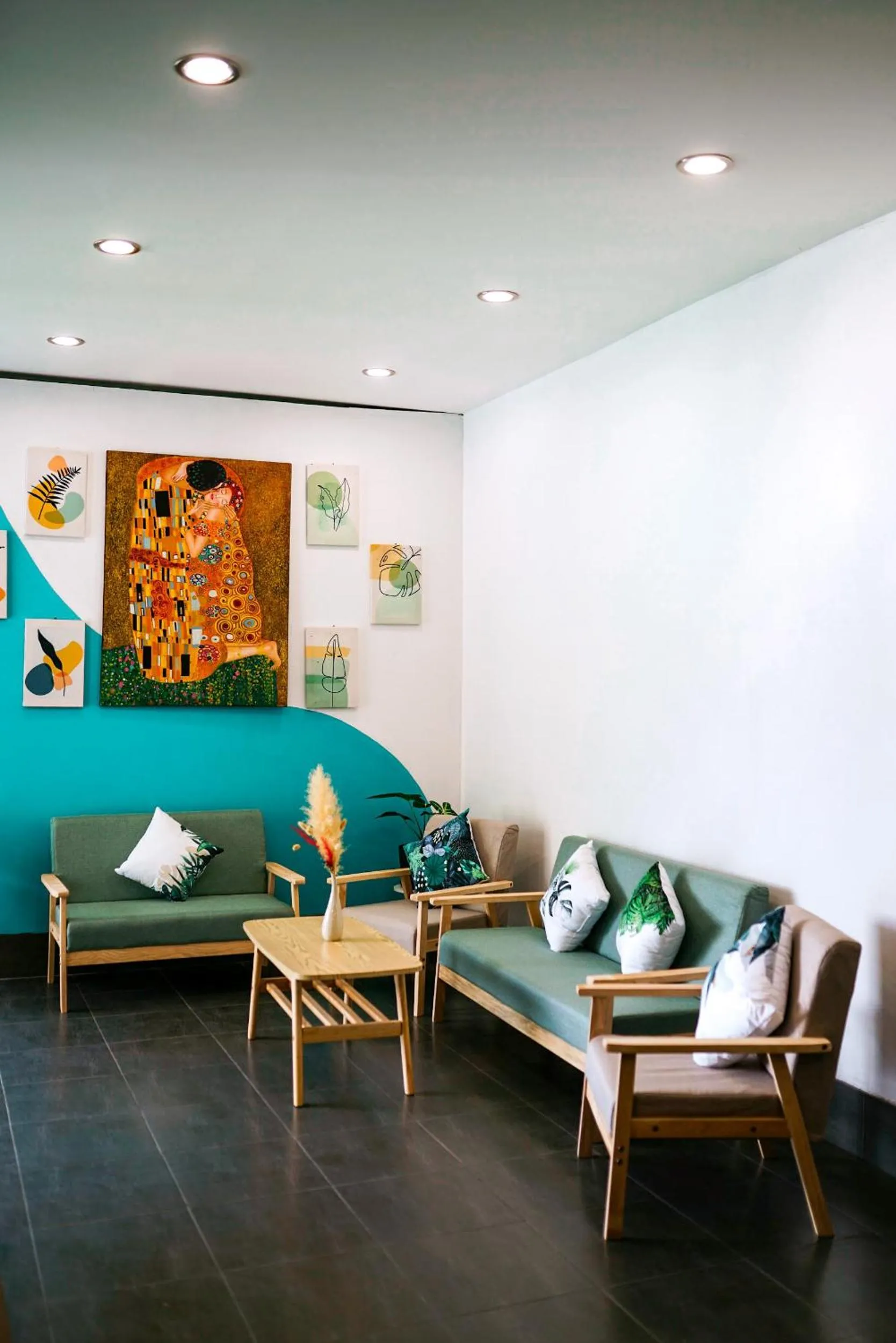 Seating area in Maiiam Bungalows Kata Beach