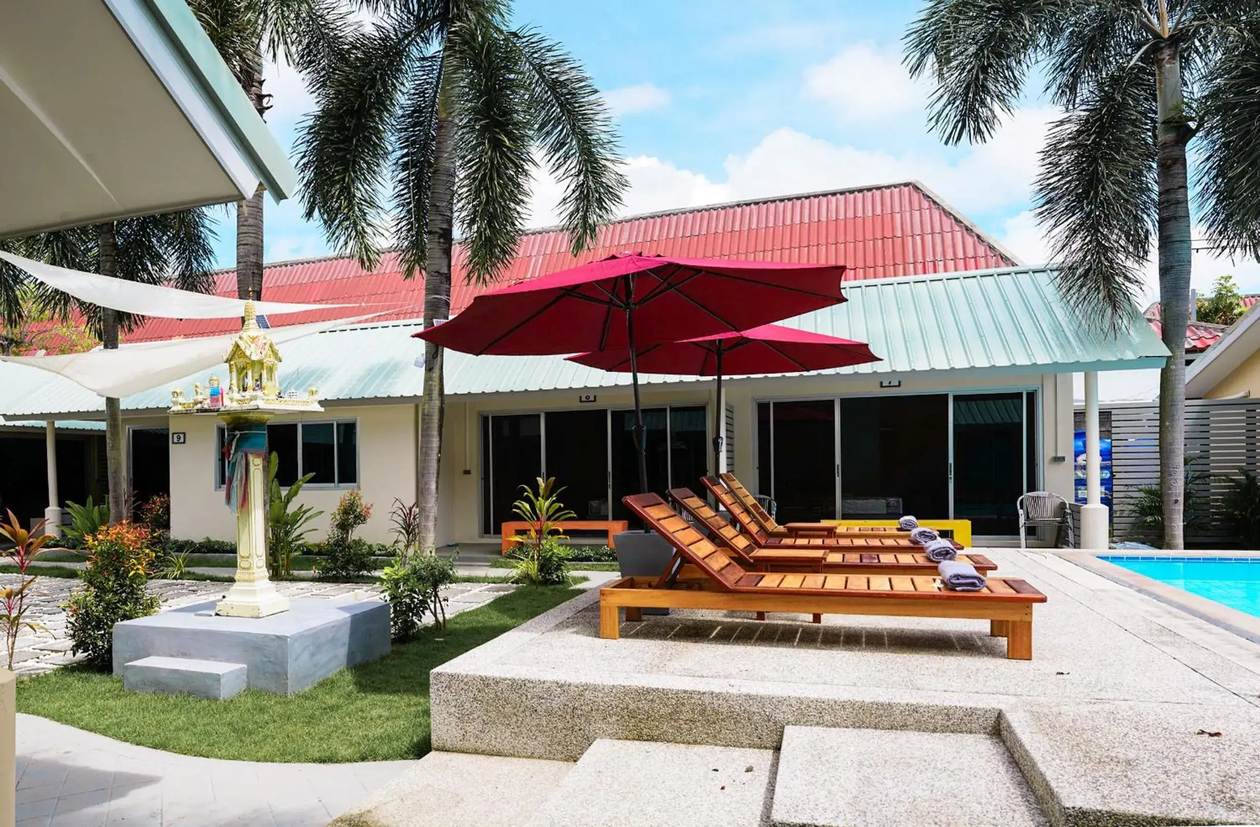 Property building in Maiiam Bungalows Kata Beach Property building in Maiiam Bungalows Kata Beach