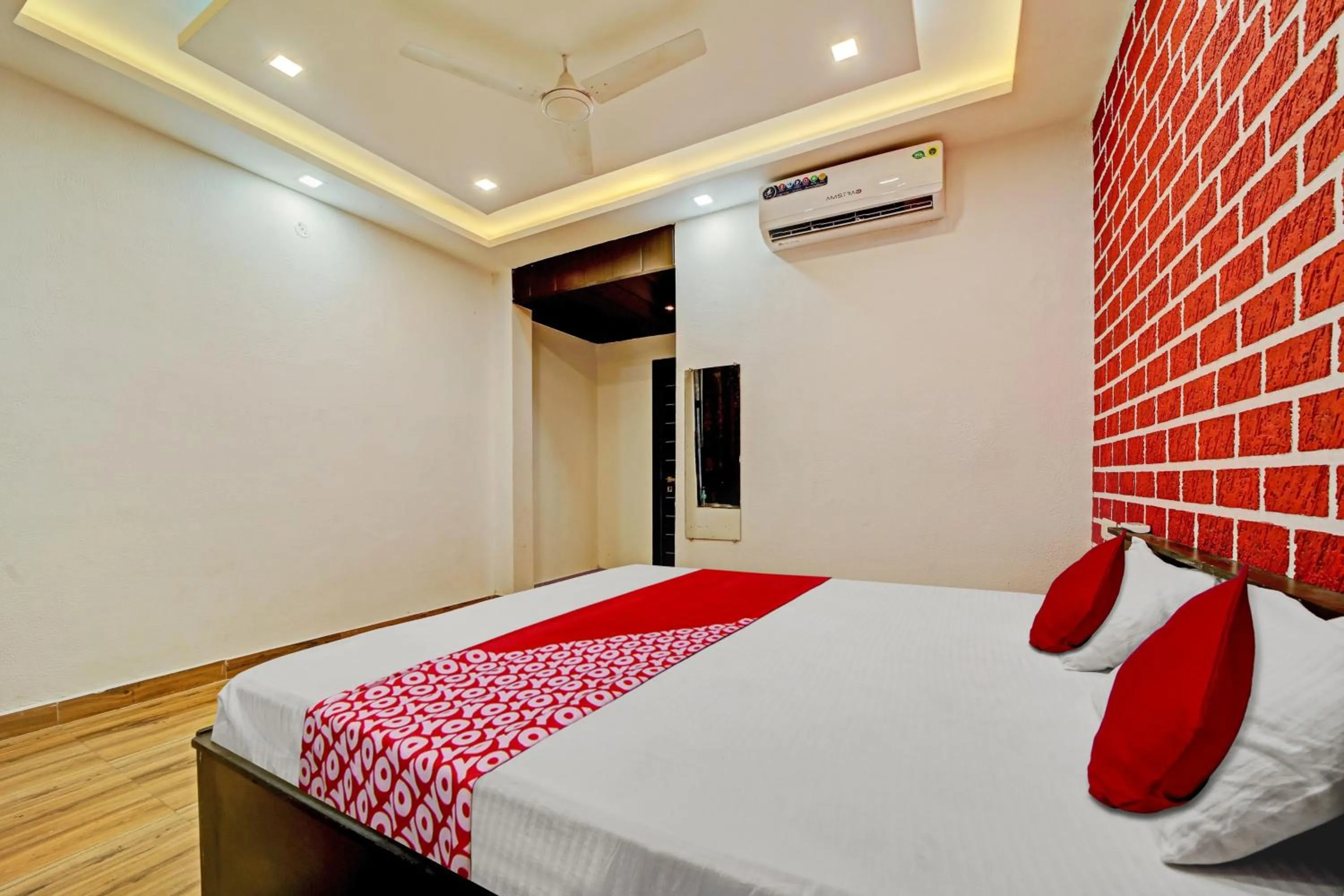 Bedroom, Bed in Super Hotel O Vachan Garden And Resort