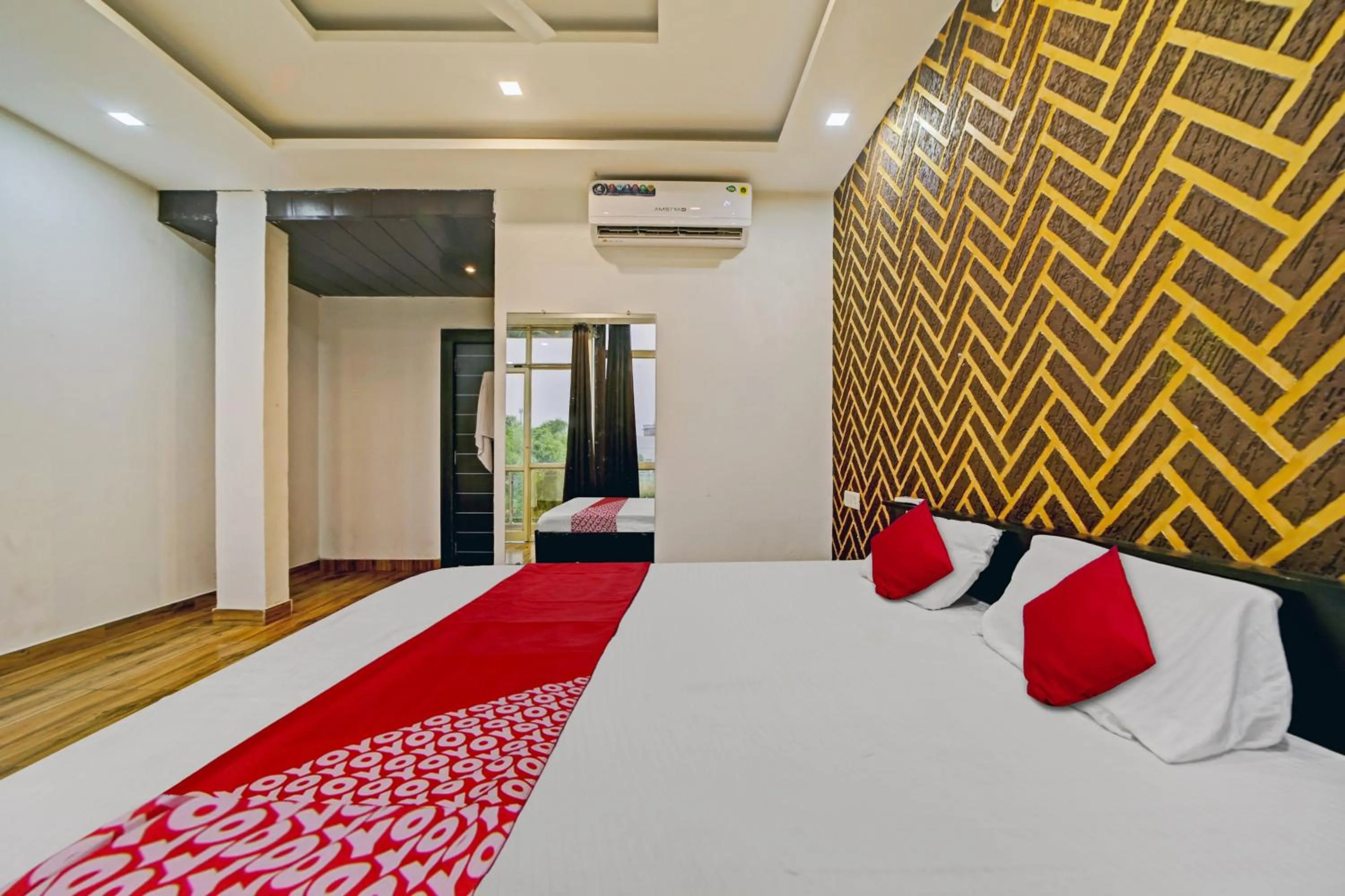 Bedroom, Bed in Super Hotel O Vachan Garden And Resort