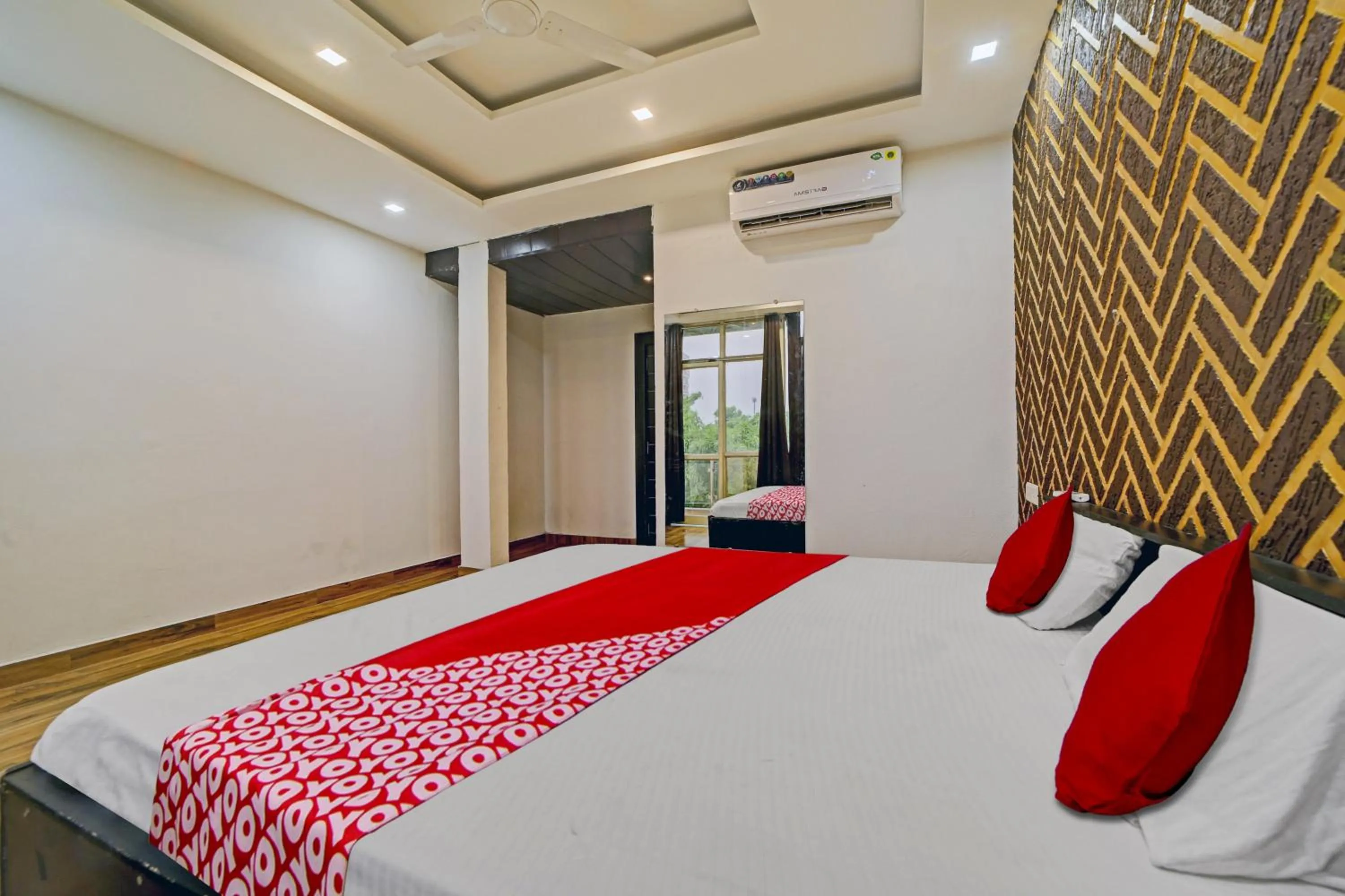Bedroom, Bed in Super Hotel O Vachan Garden And Resort