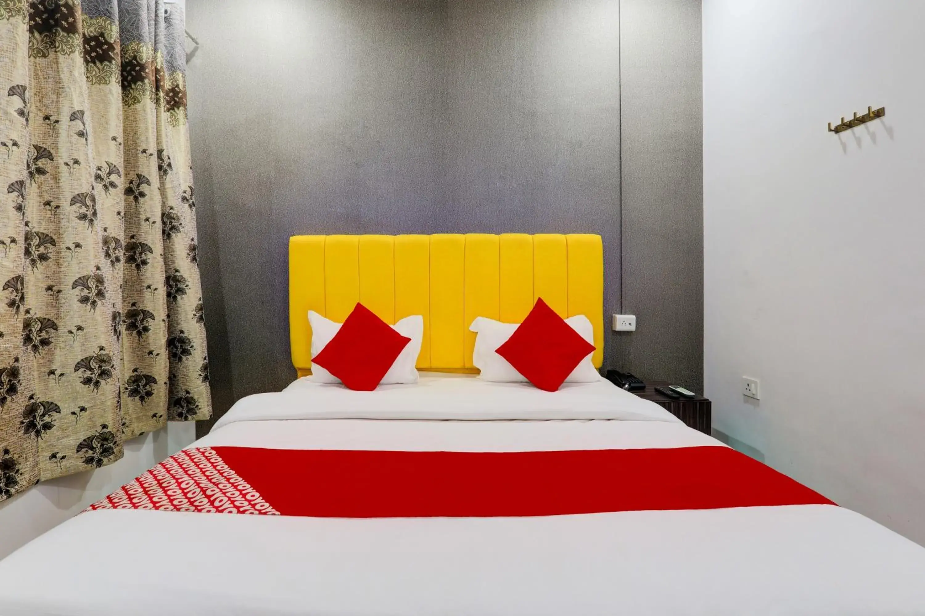 Facade/entrance, Bed in Hotel O Ideal Inn Facade/entrance, Bed in Hotel O Ideal Inn