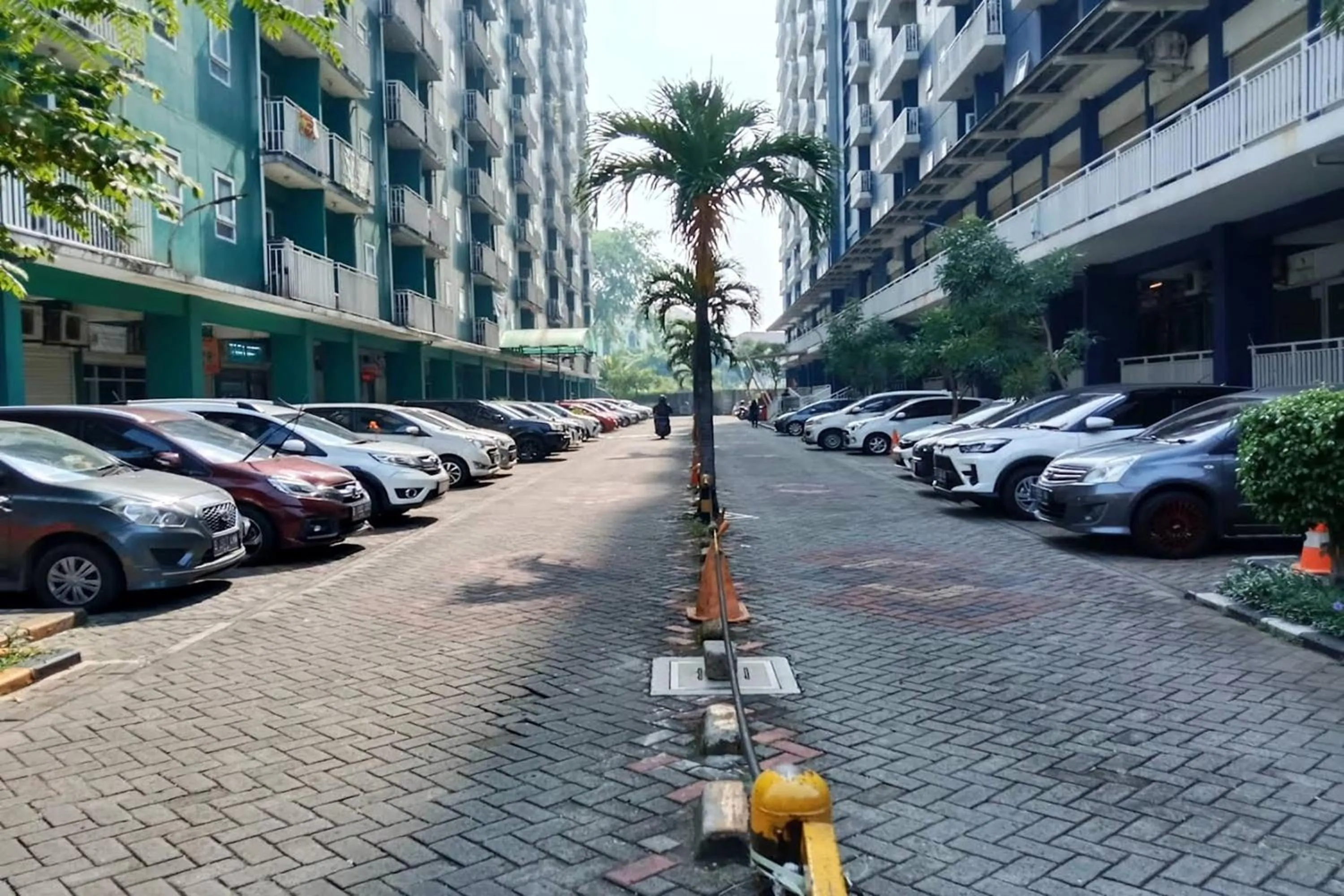 Parking in Queen Room 2 @ Grand Center Point Apartment