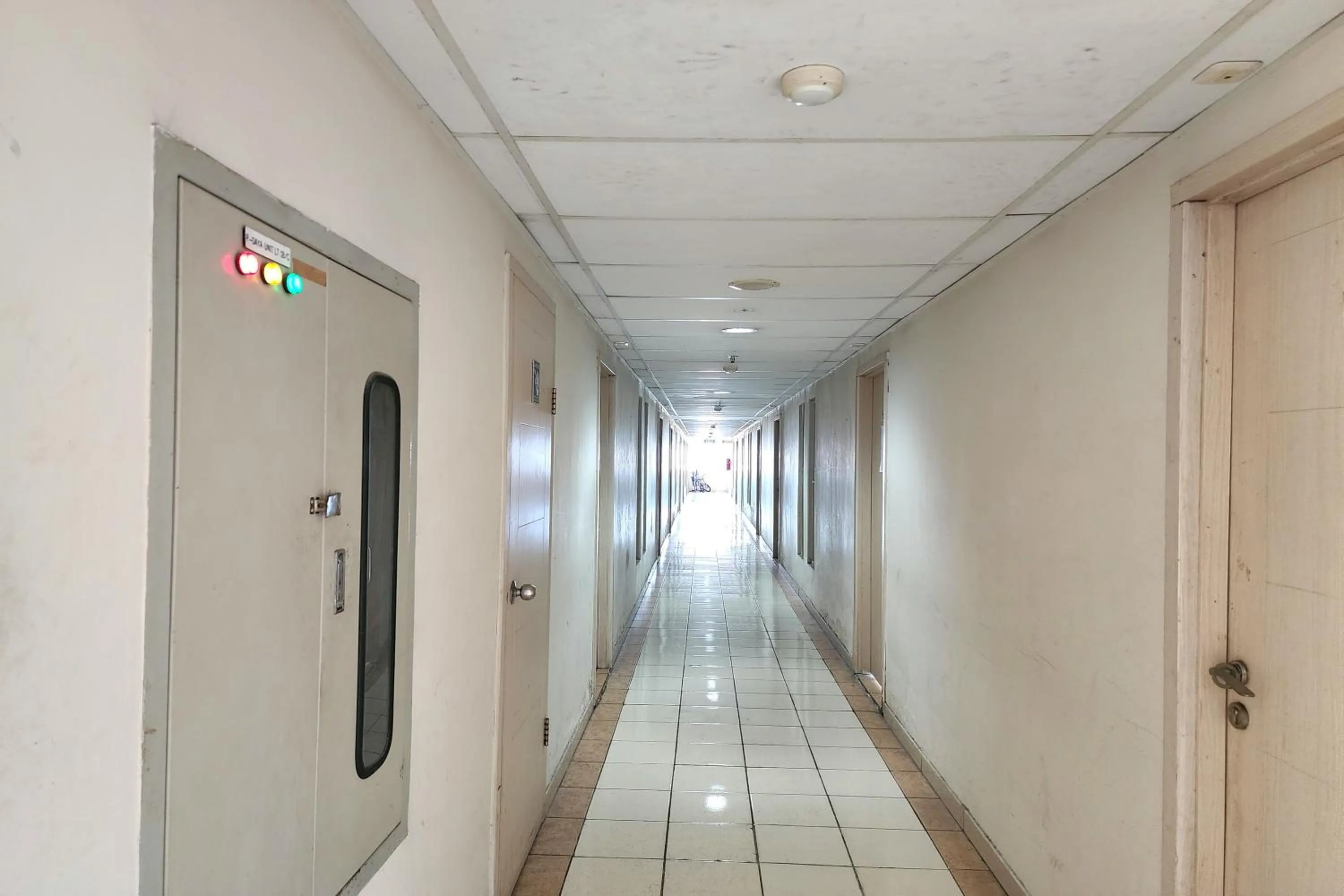 Decorative detail in Queen Room 2 @ Grand Center Point Apartment