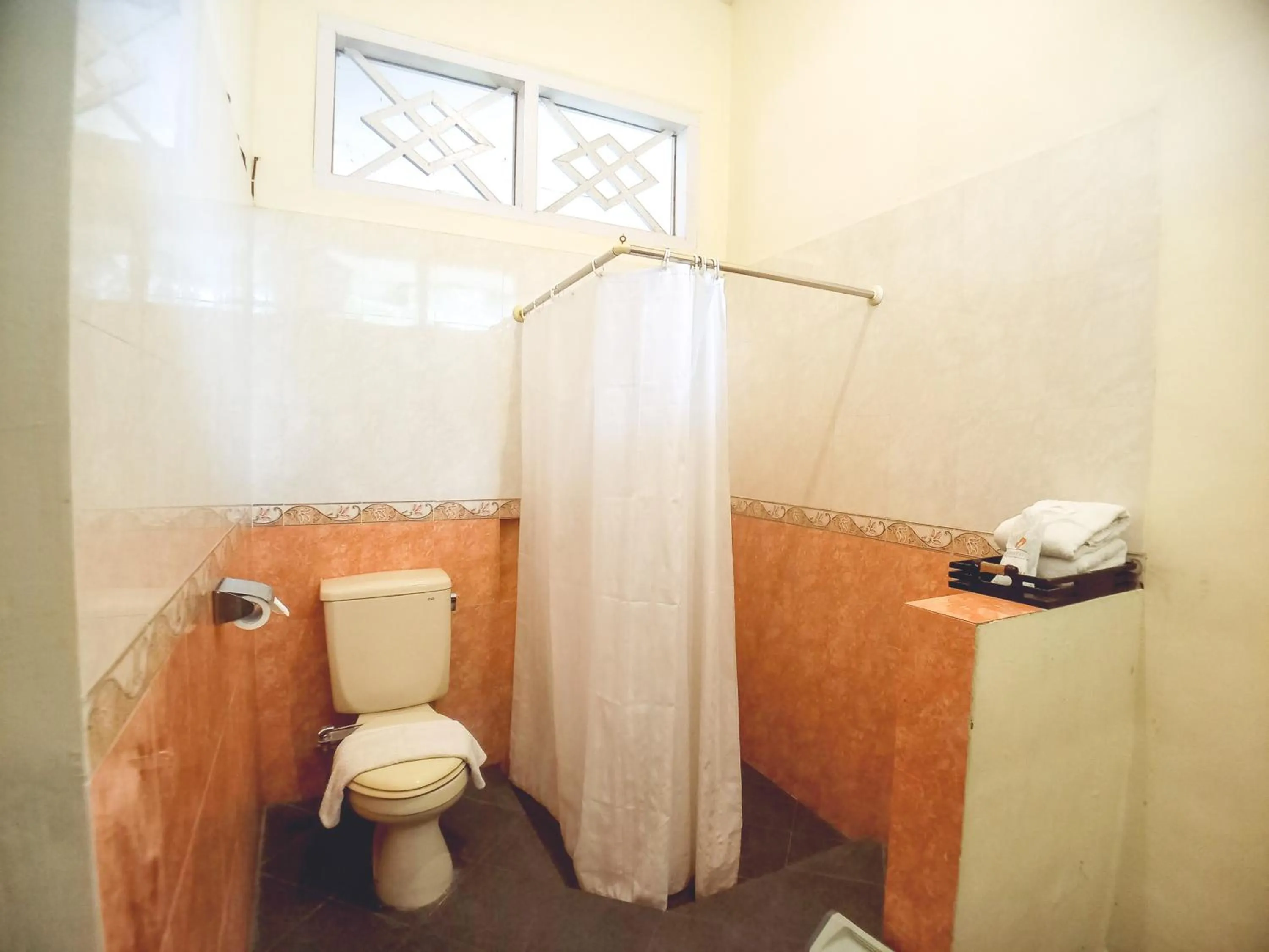 Toilet in Margo Utomo Hill View Resort