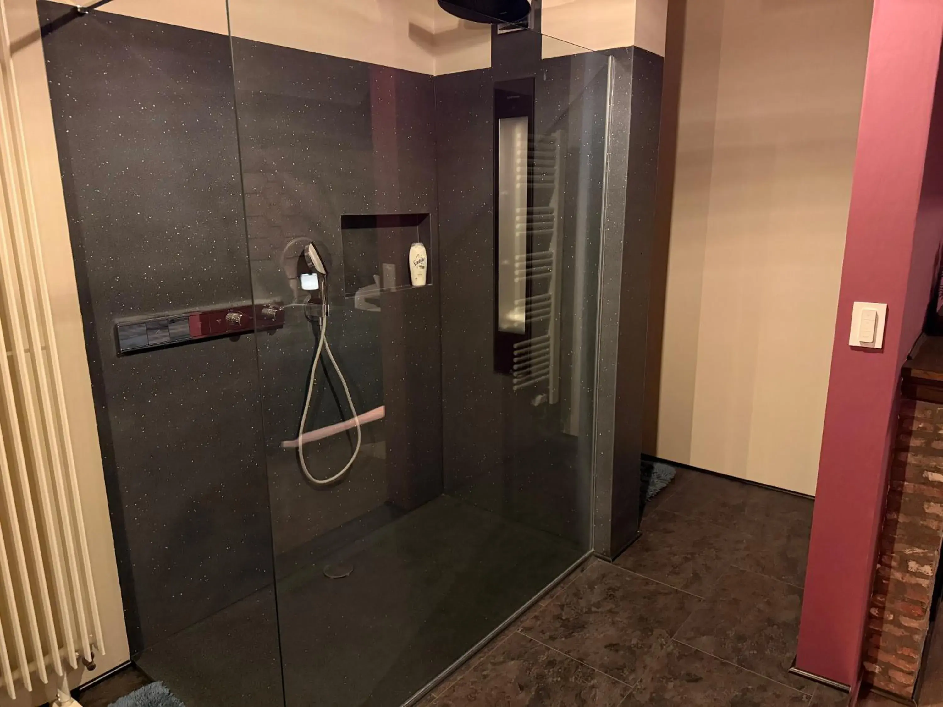 Deluxe Double Room with Bath - single occupancy in B&B Oase Deluxe Double Room with Bath - single occupancy in B&B Oase