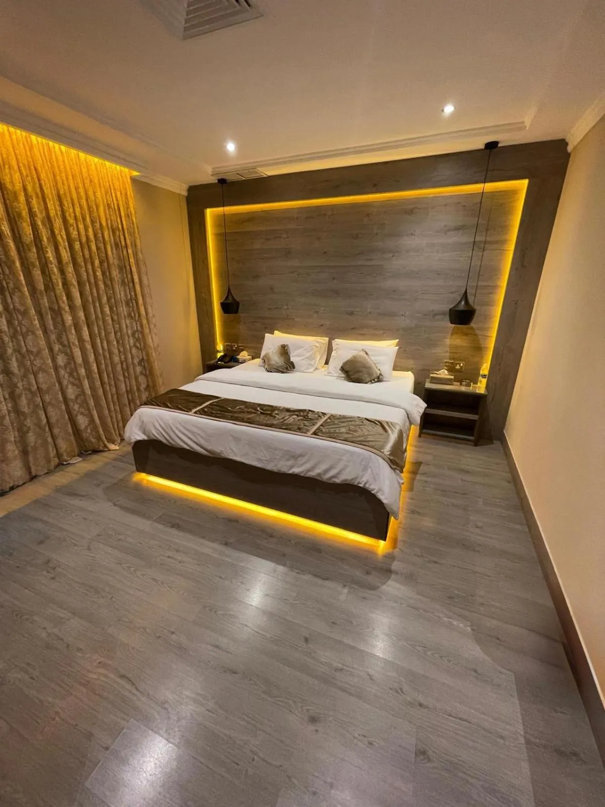 Bedroom, Bed in Terrace Furnished Apartments - Mahboula