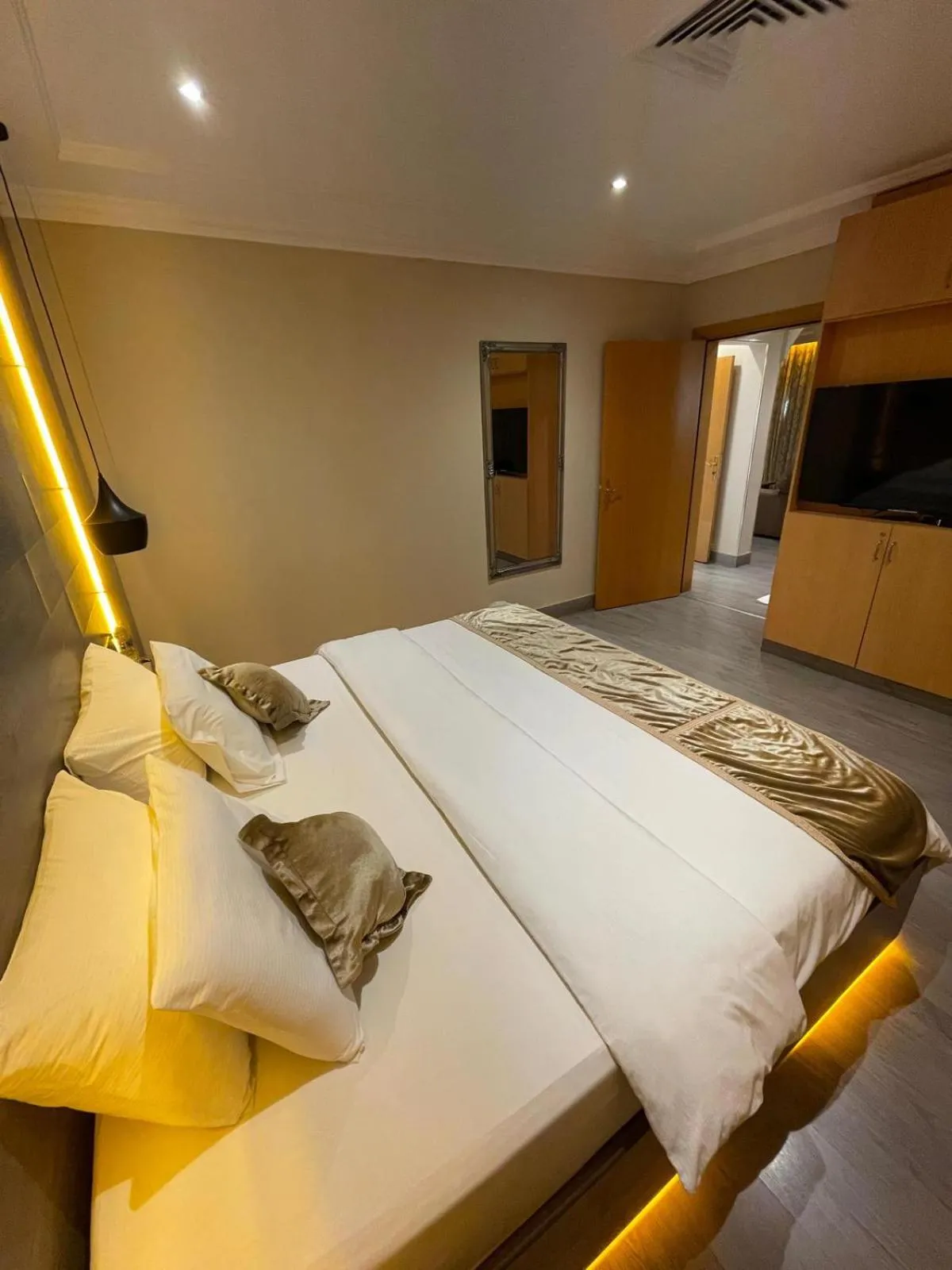 Photo of the whole room, Bed in Terrace Furnished Apartments - Mahboula