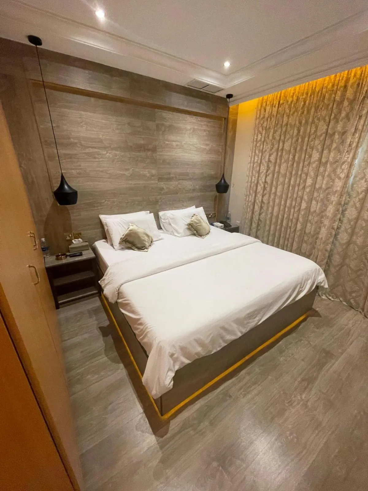 Bedroom, Bed in Terrace Furnished Apartments - Mahboula