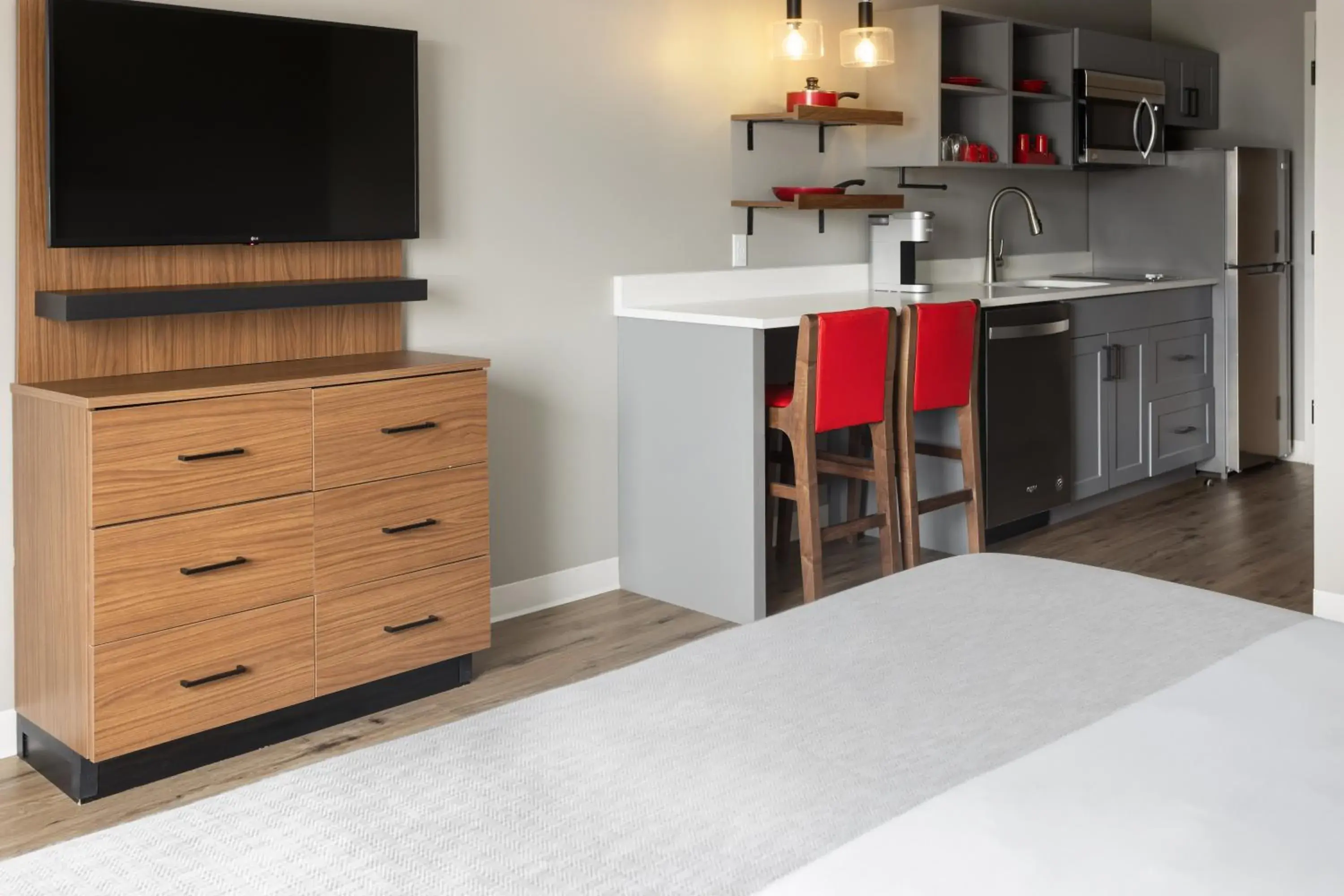 Bed in Hawthorn Extended Stay by Wyndham Williston Burlington Bed in Hawthorn Extended Stay by Wyndham Williston Burlington