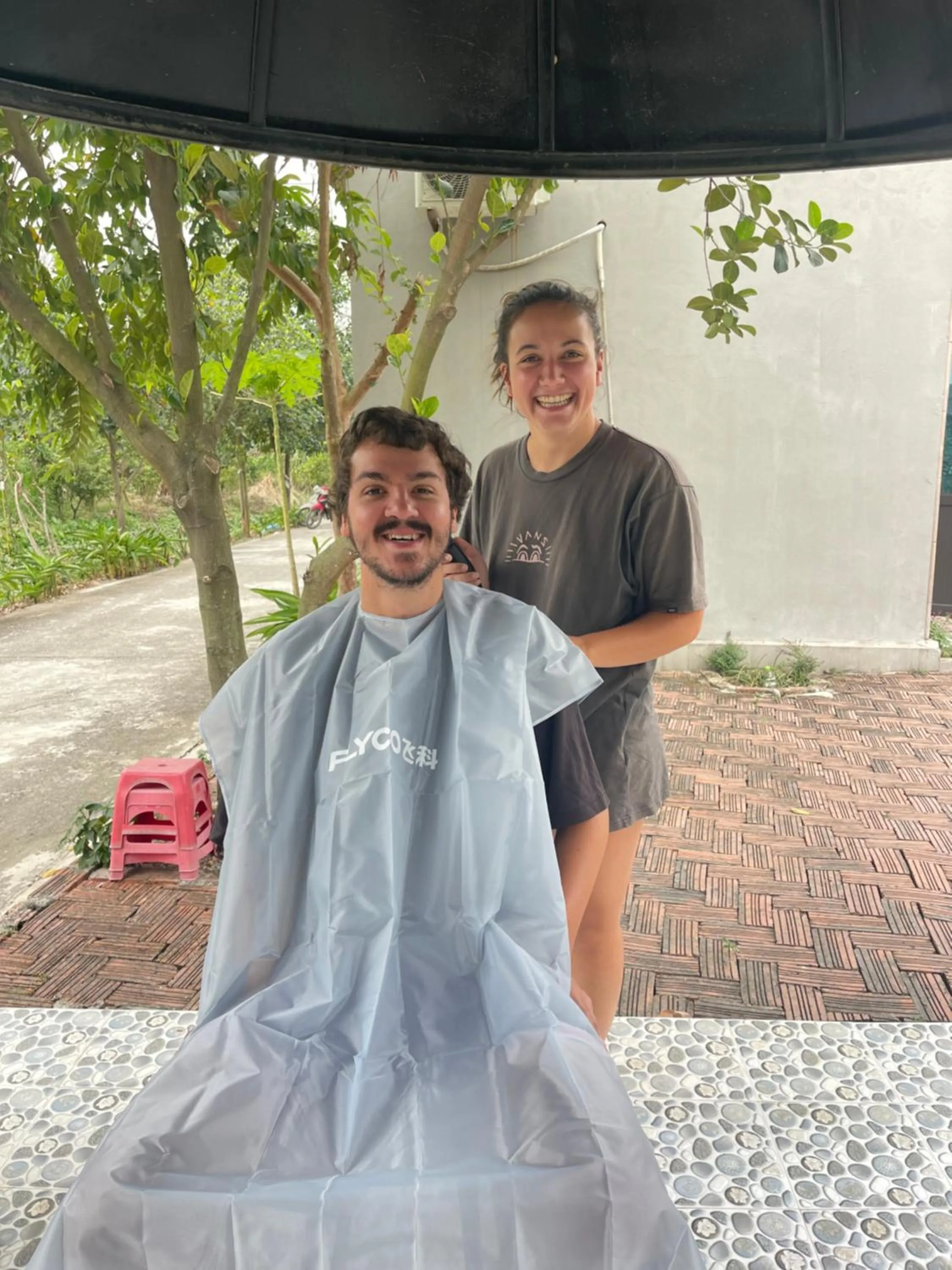 group of guests in Tam Coc Cat Luong Homestay