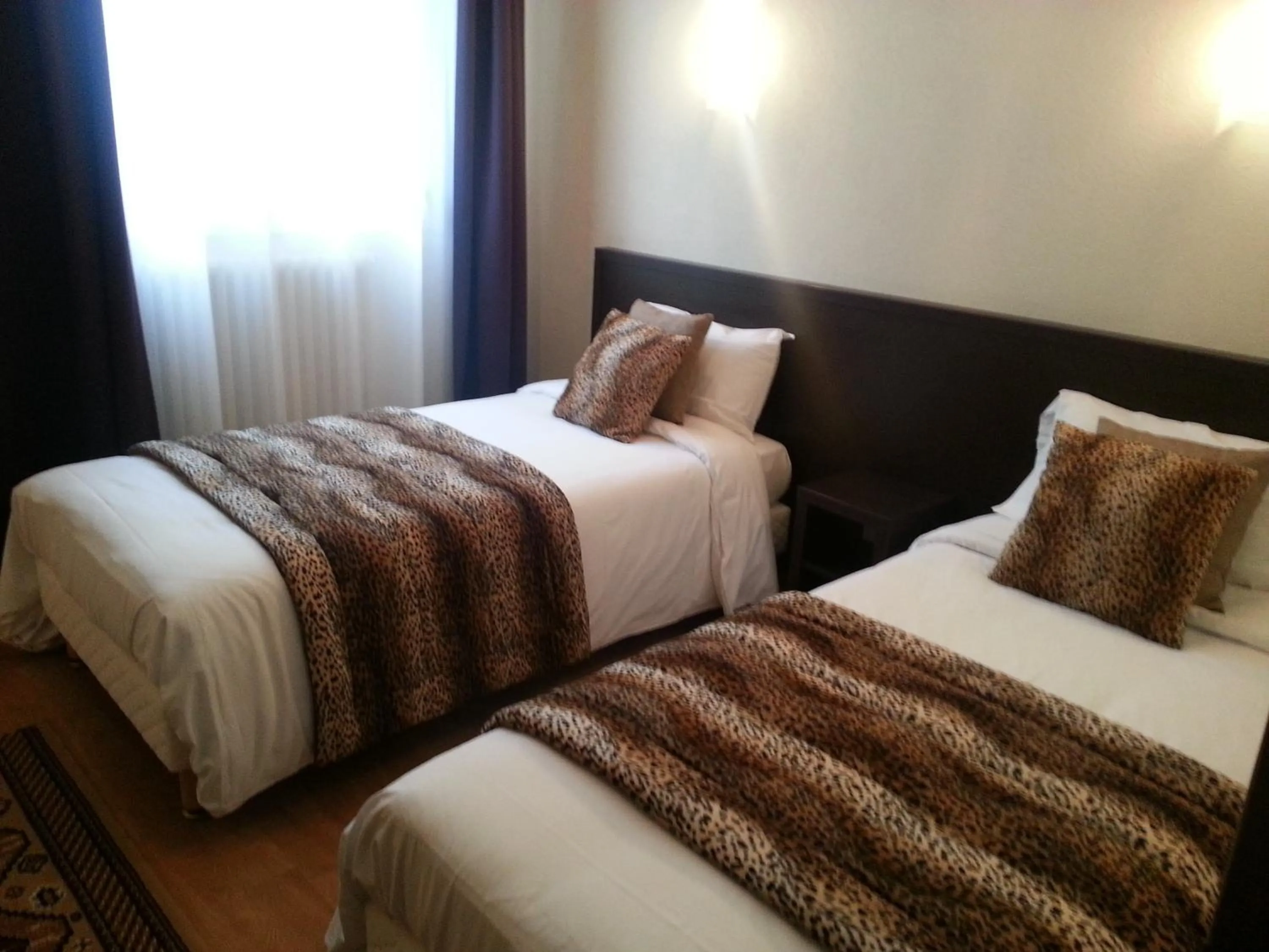 Bed in Le Chapeau Rouge