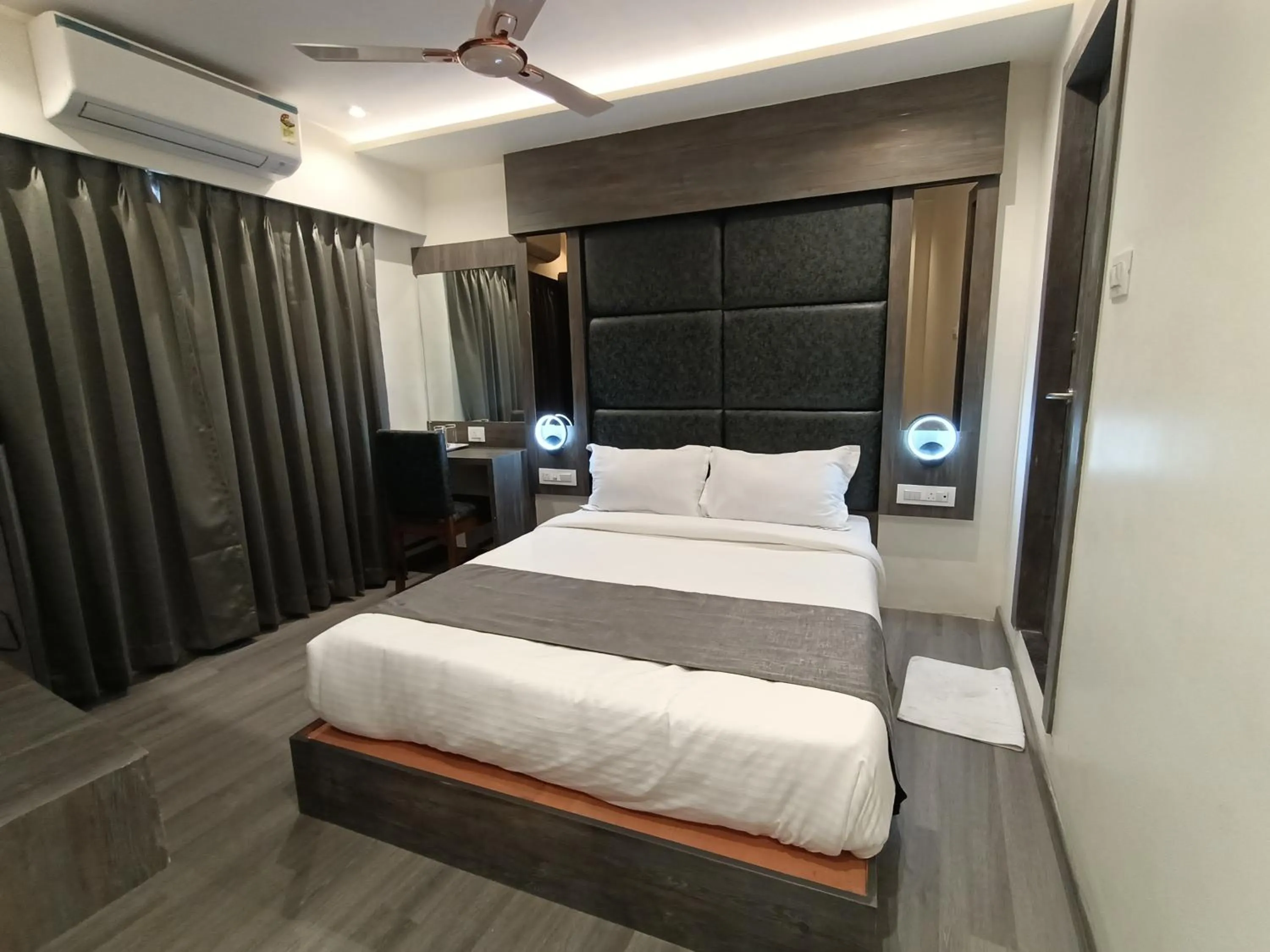 Bed in Hotel Classio Andheri - Near DN Nagar Metro Station