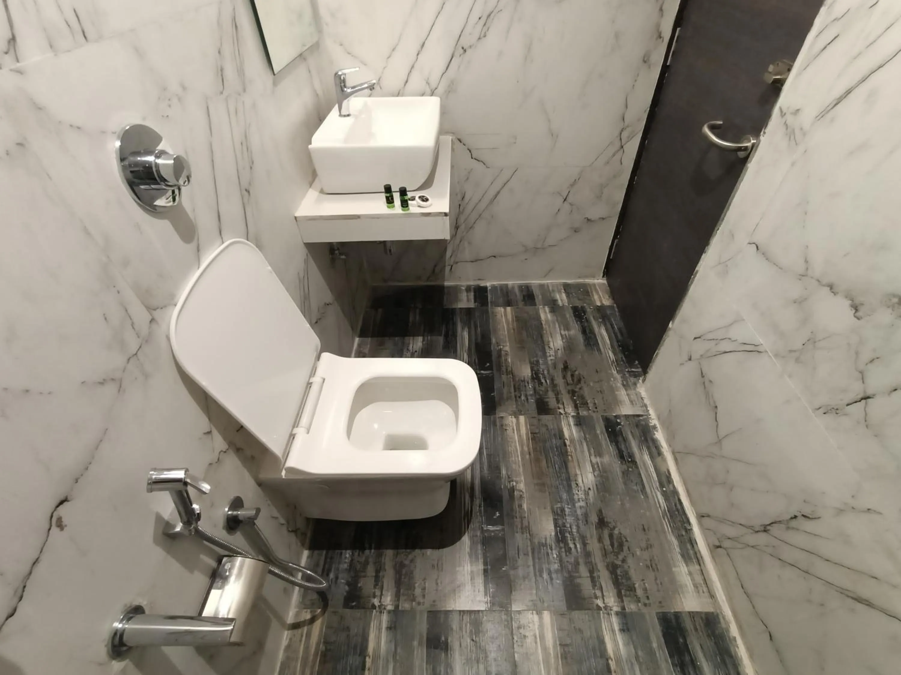 Shower in Hotel Classio Andheri - Near DN Nagar Metro Station