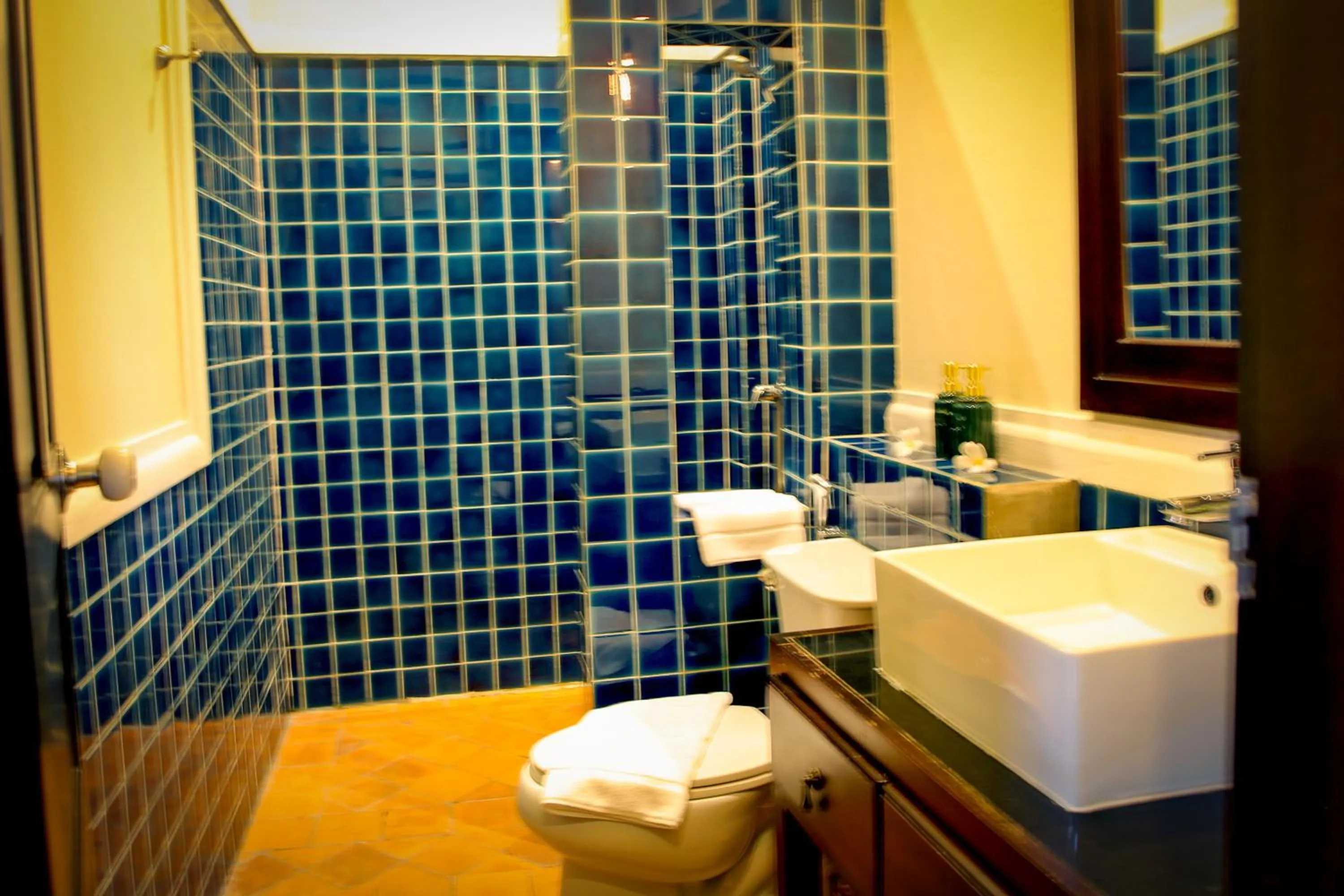 Toilet in Le Luxe Boutique Hotel