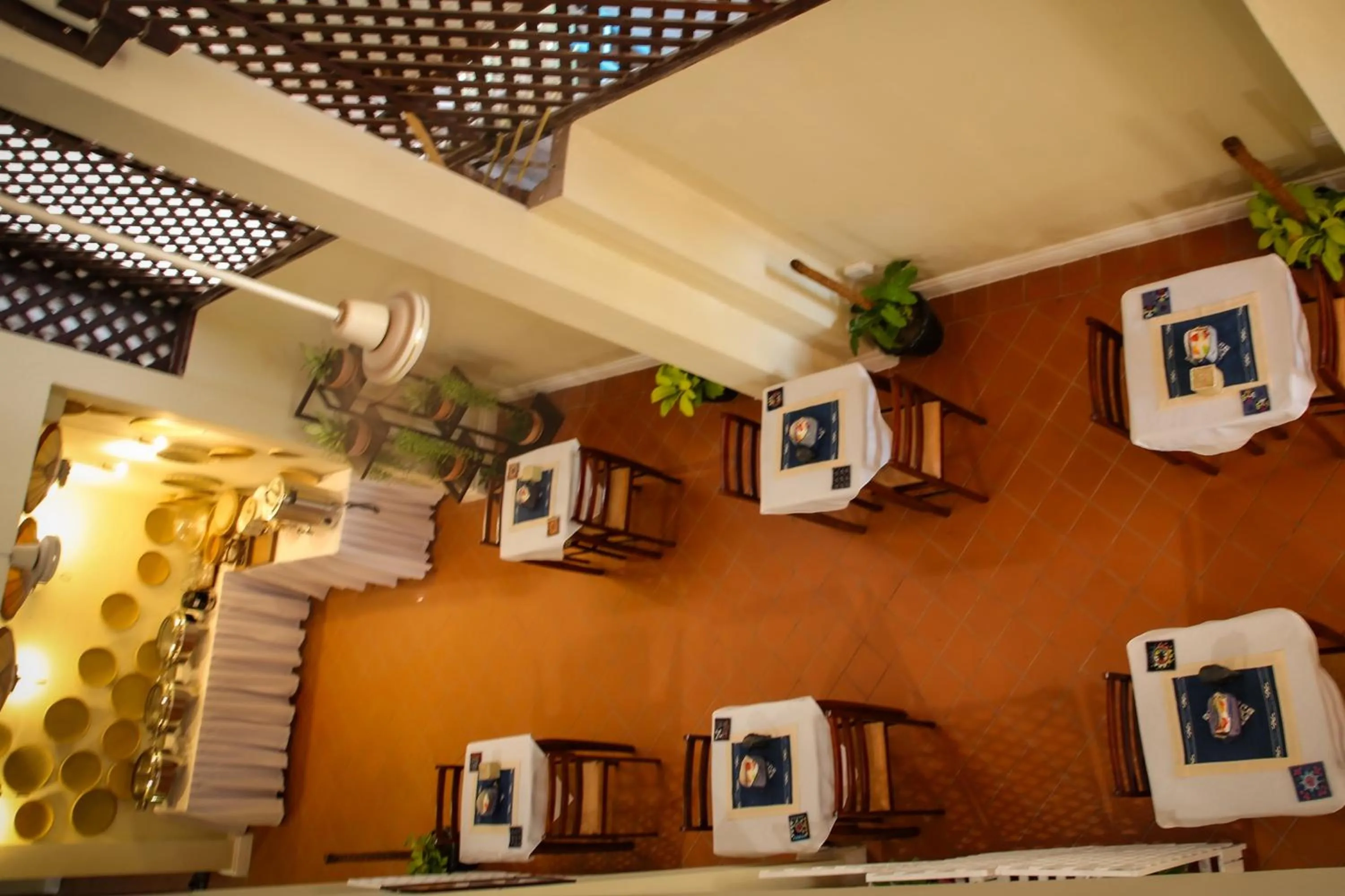 Restaurant/places to eat in Le Luxe Boutique Hotel