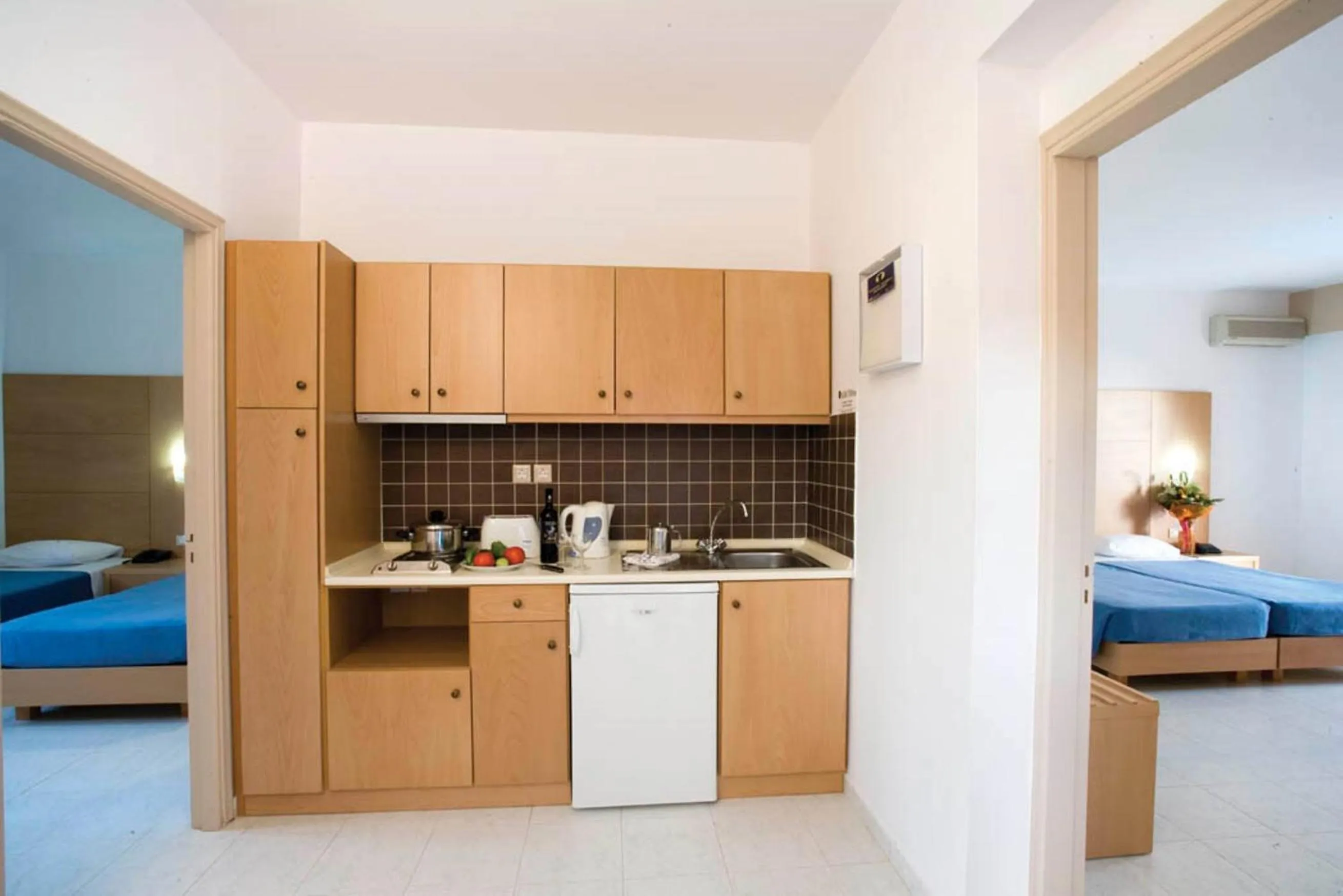 Kitchen or kitchenette, Bed in Pefki Islands