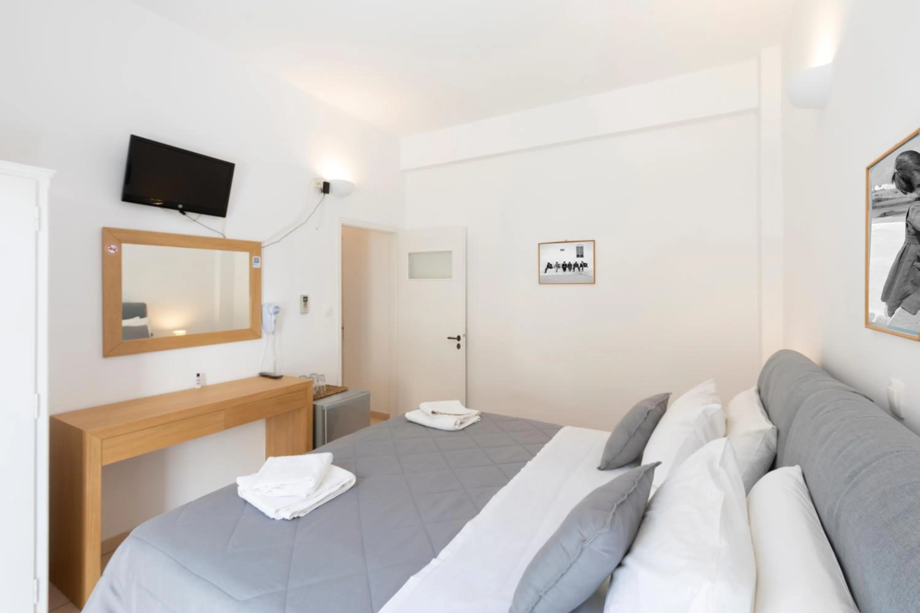 Bedroom, Bed in Mosha Pension