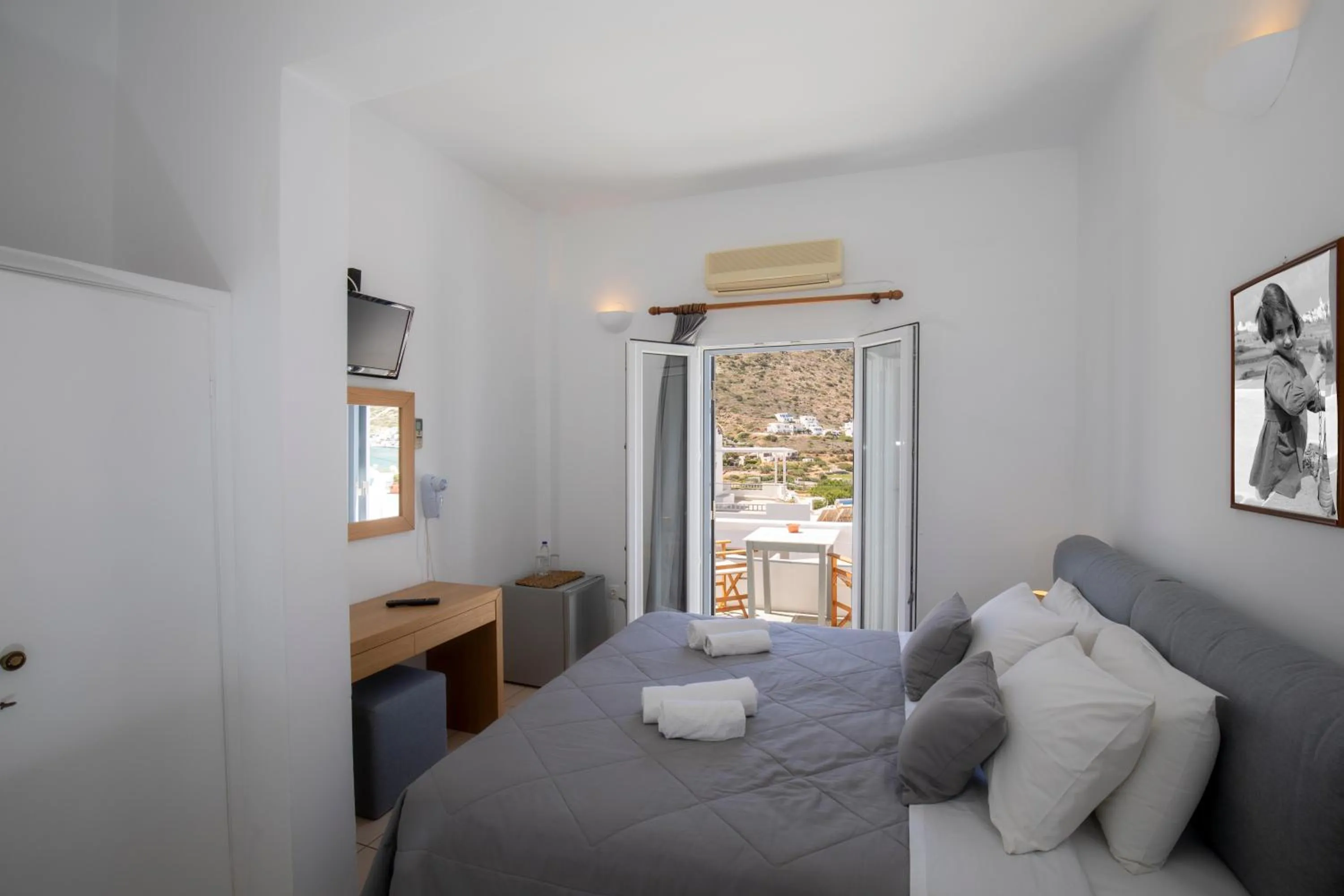 Bedroom, Bed in Mosha Pension