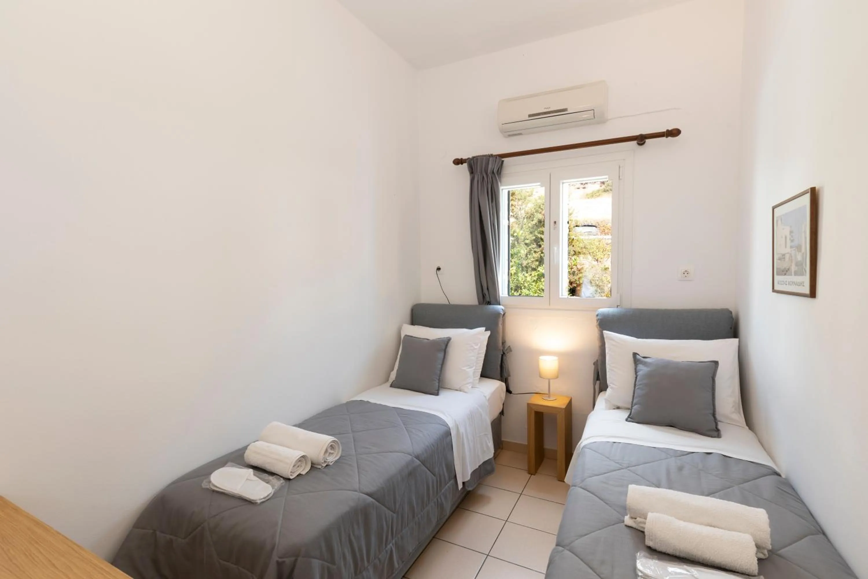 Bedroom, Bed in Mosha Pension